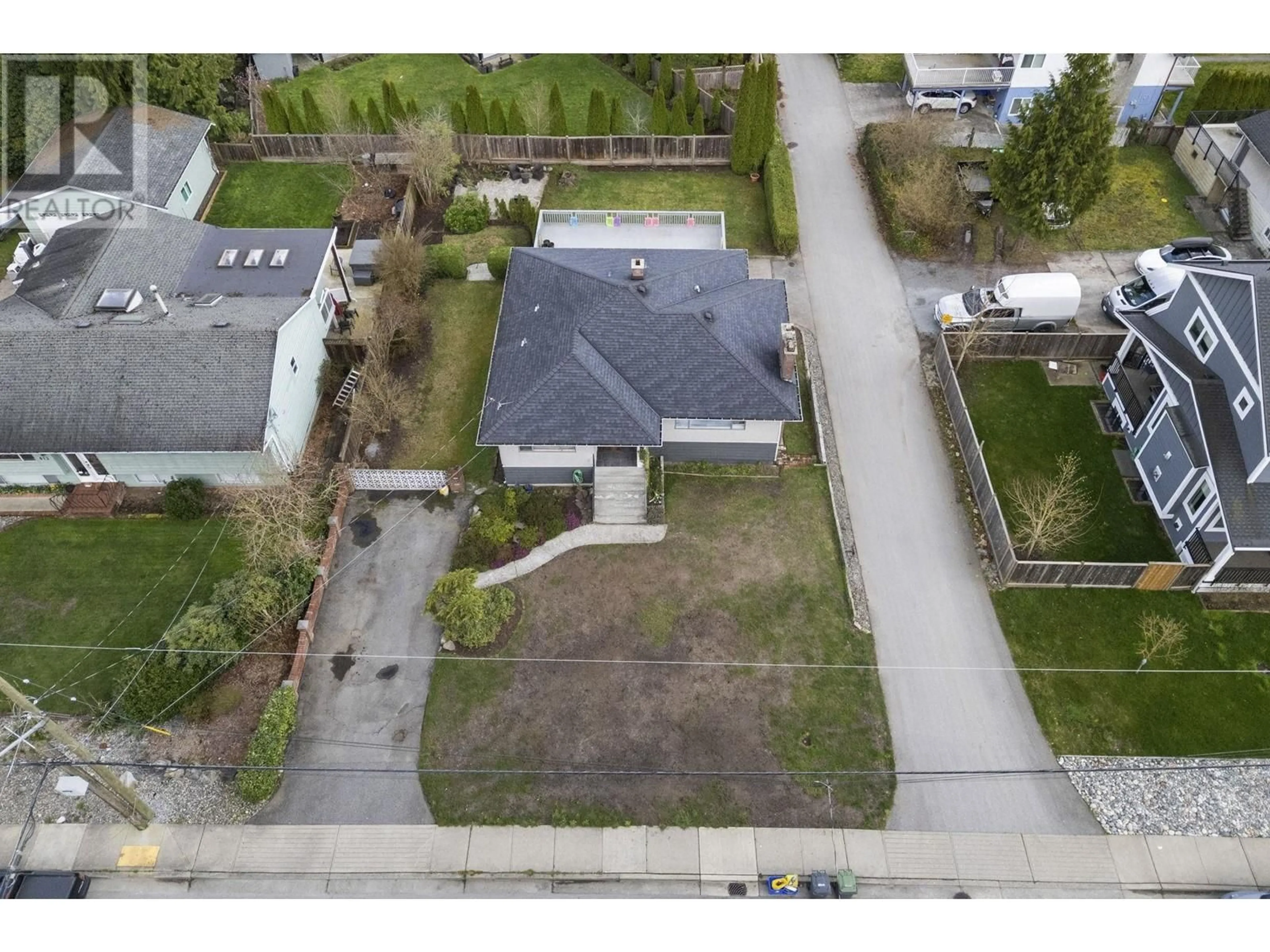 A pic from outside/outdoor area/front of a property/back of a property/a pic from drone, street for 809 PORTER STREET, Coquitlam British Columbia V3J5B9