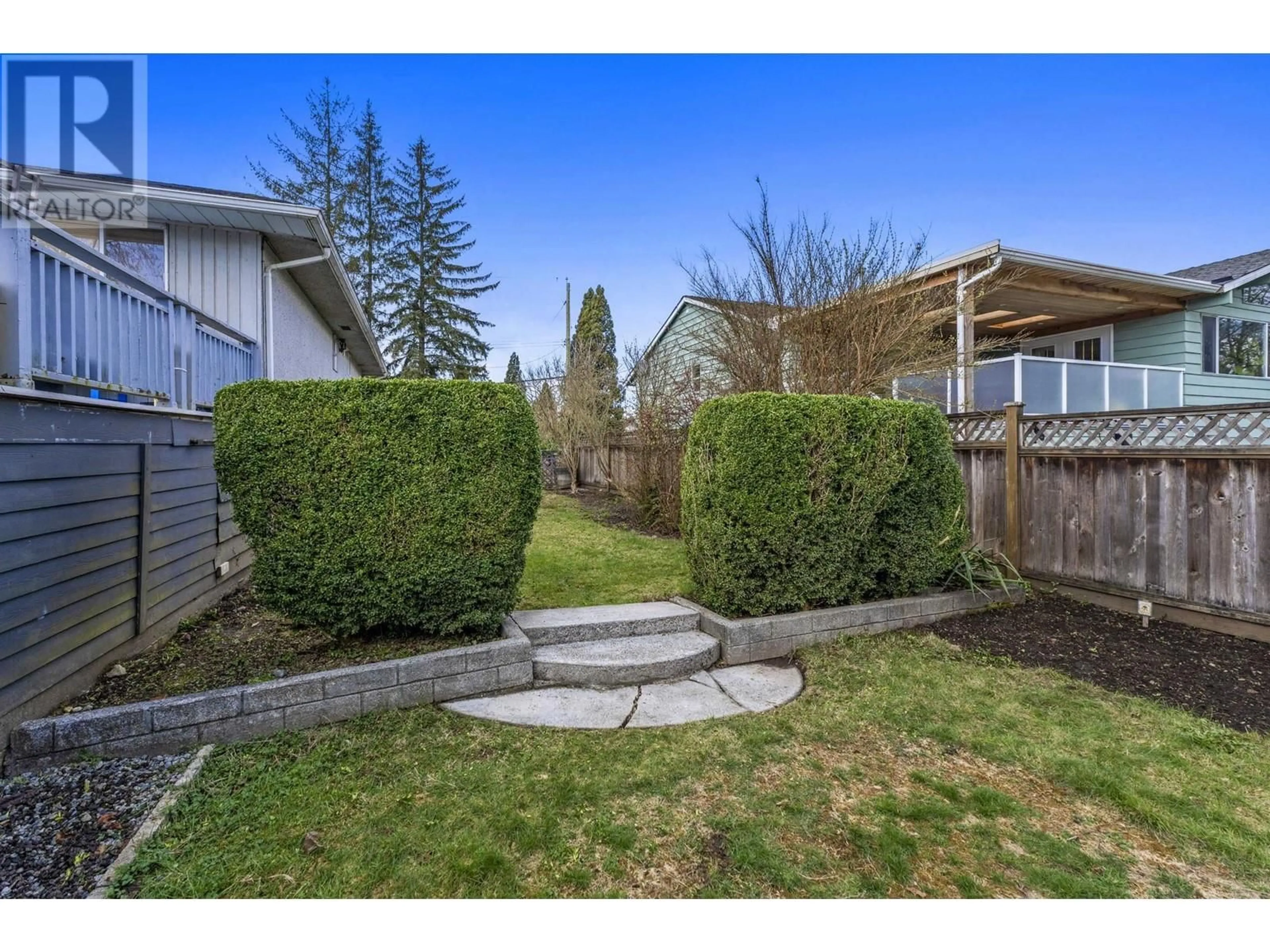 Patio, street for 809 PORTER STREET, Coquitlam British Columbia V3J5B9