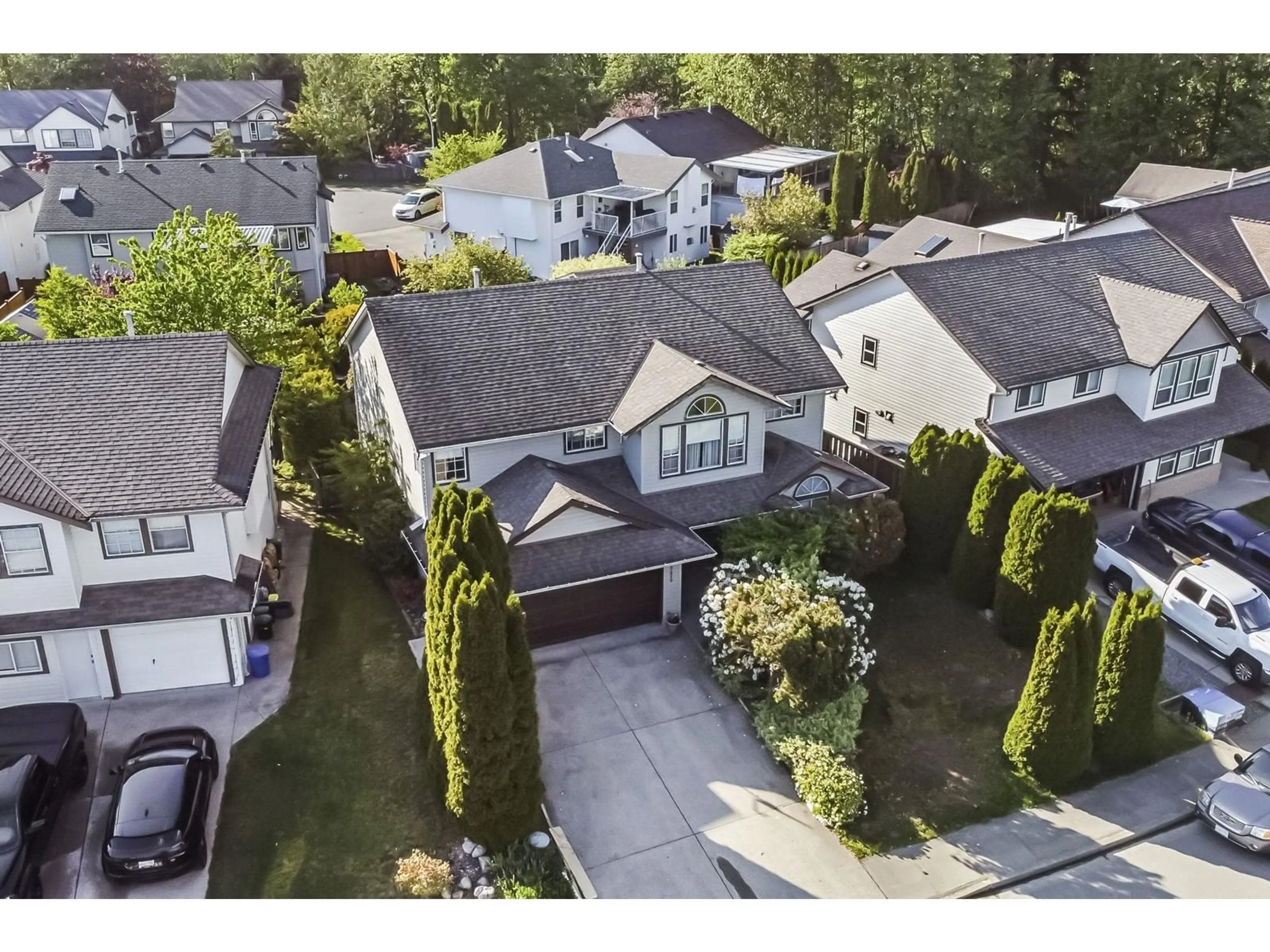 A pic from outside/outdoor area/front of a property/back of a property/a pic from drone, street for 8479 CADE BARR, Mission British Columbia V2V7K4