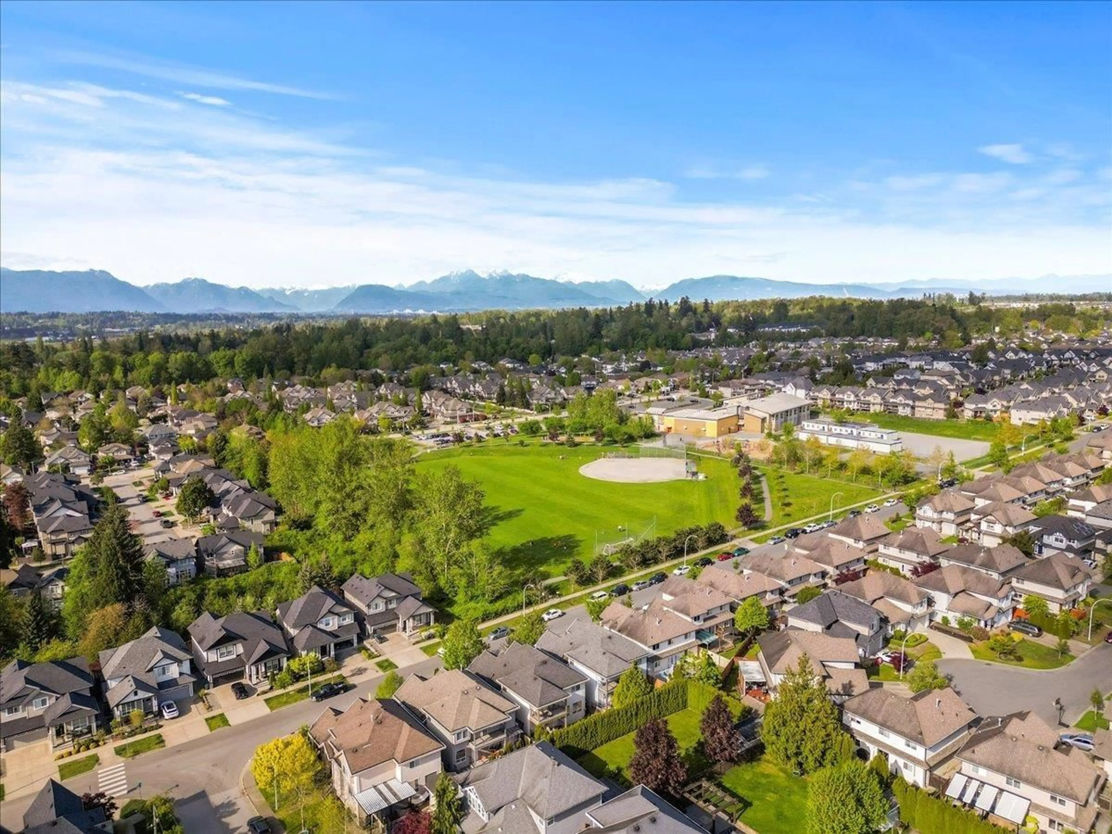 A pic from outside/outdoor area/front of a property/back of a property/a pic from drone, mountain view for 18122 67TH, Surrey British Columbia V3S0L9