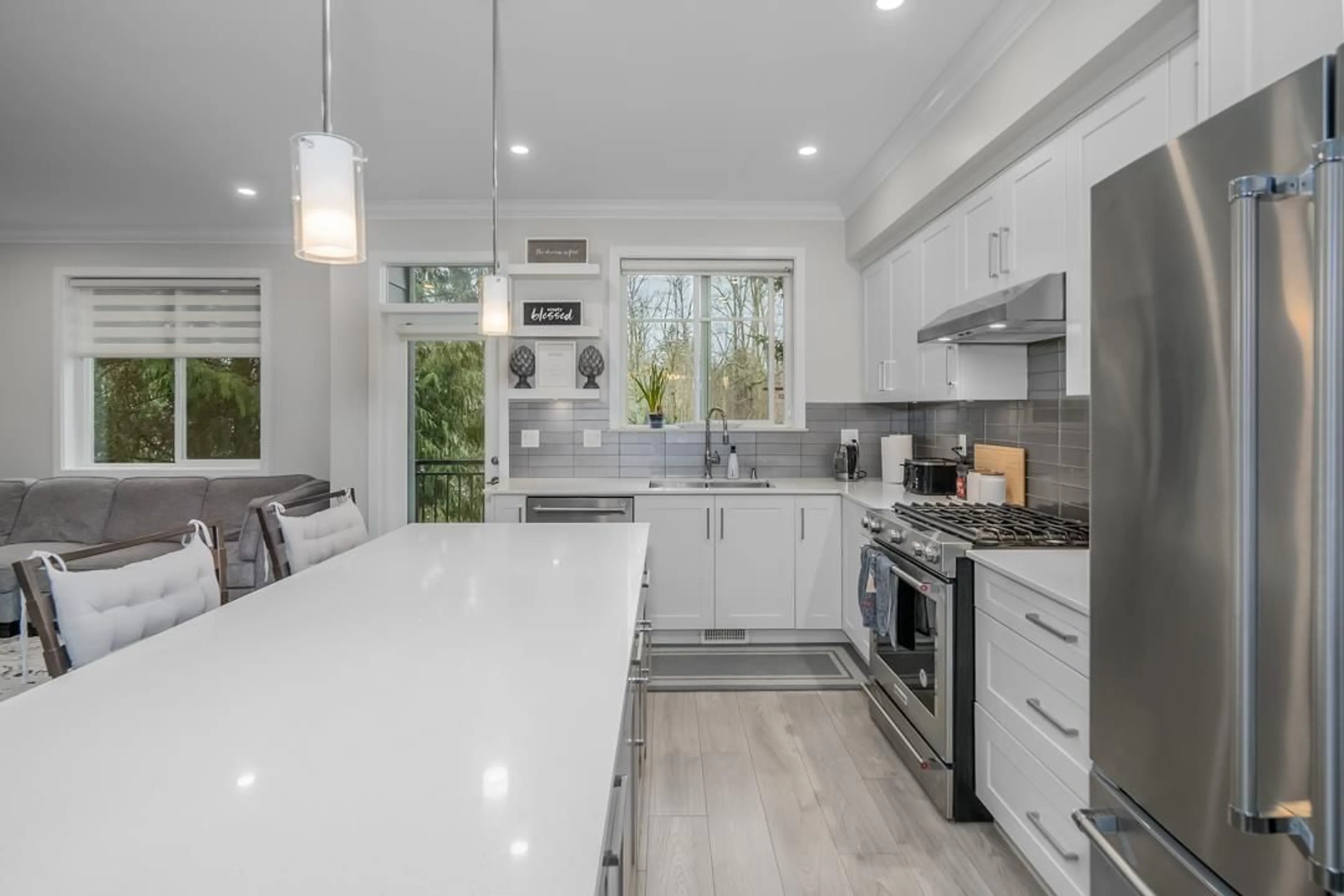 Contemporary kitchen, ceramic/tile floor for 86 - 15665 MOUNTAIN VIEW, Surrey British Columbia V3Z0W8