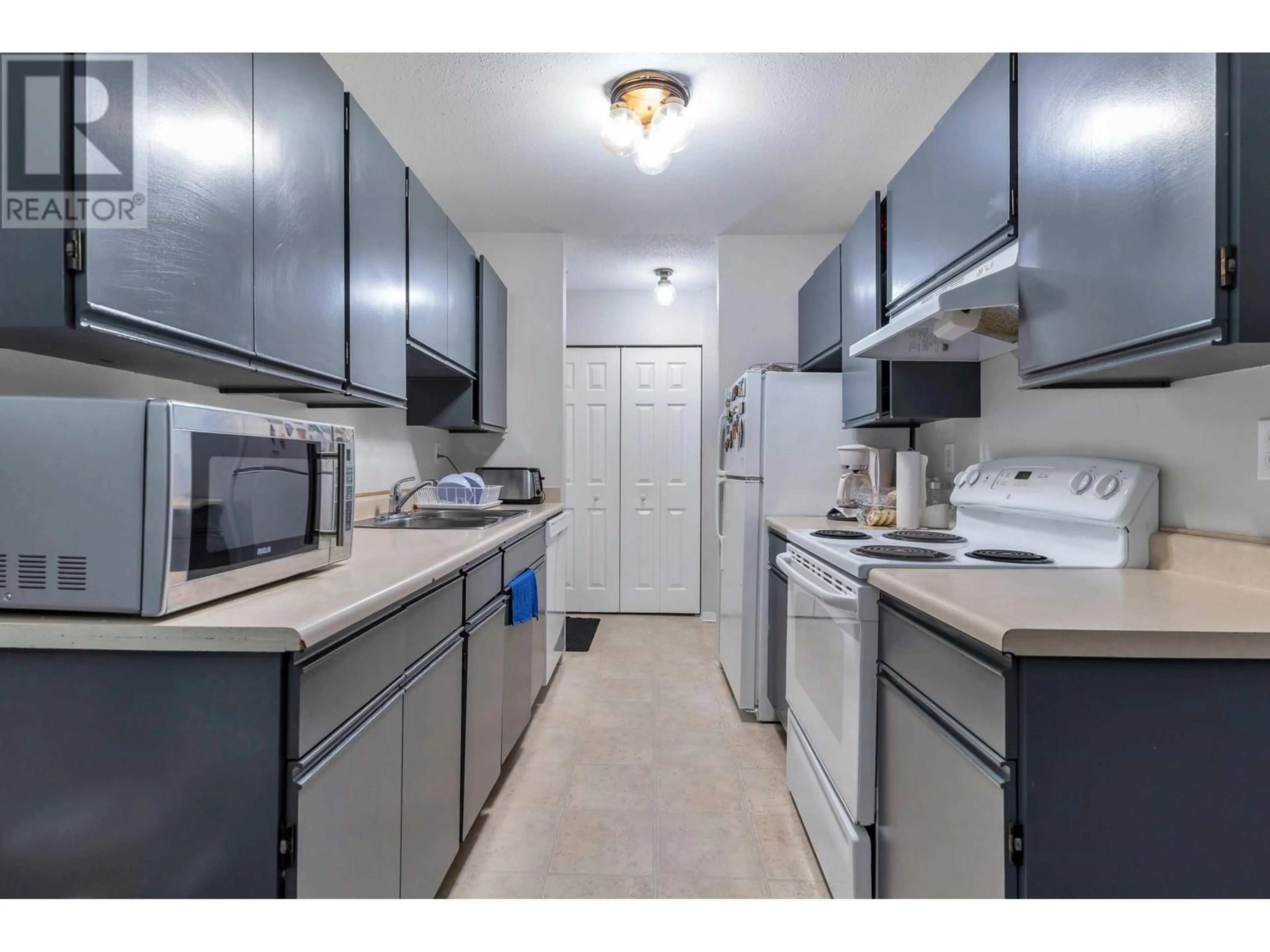 Standard kitchen, unknown for 310 - 1195 PIPELINE ROAD, Coquitlam British Columbia V3B6J5