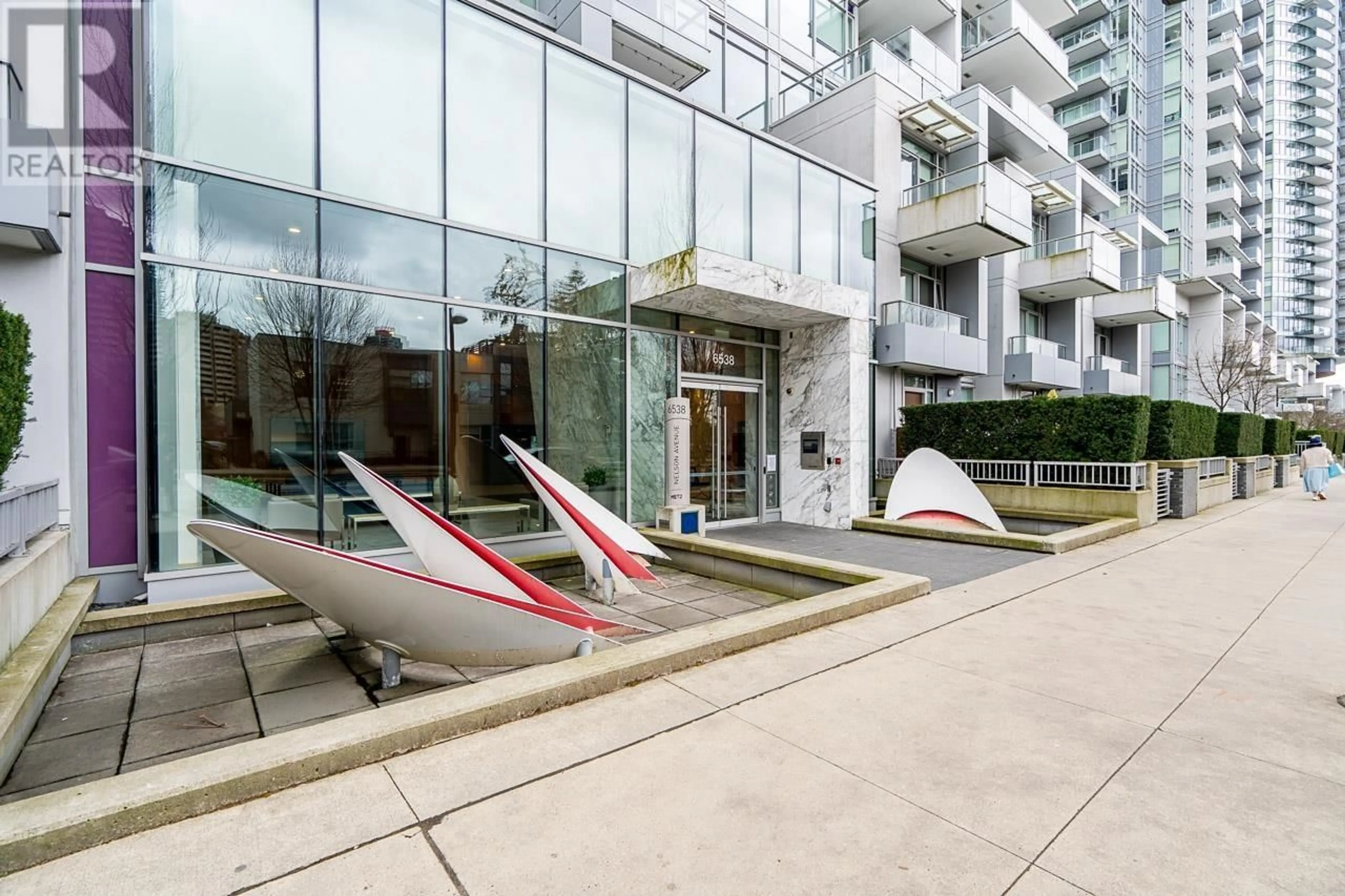 Patio, street for 2205 - 6538 NELSON AVENUE, Burnaby British Columbia V5H0G5