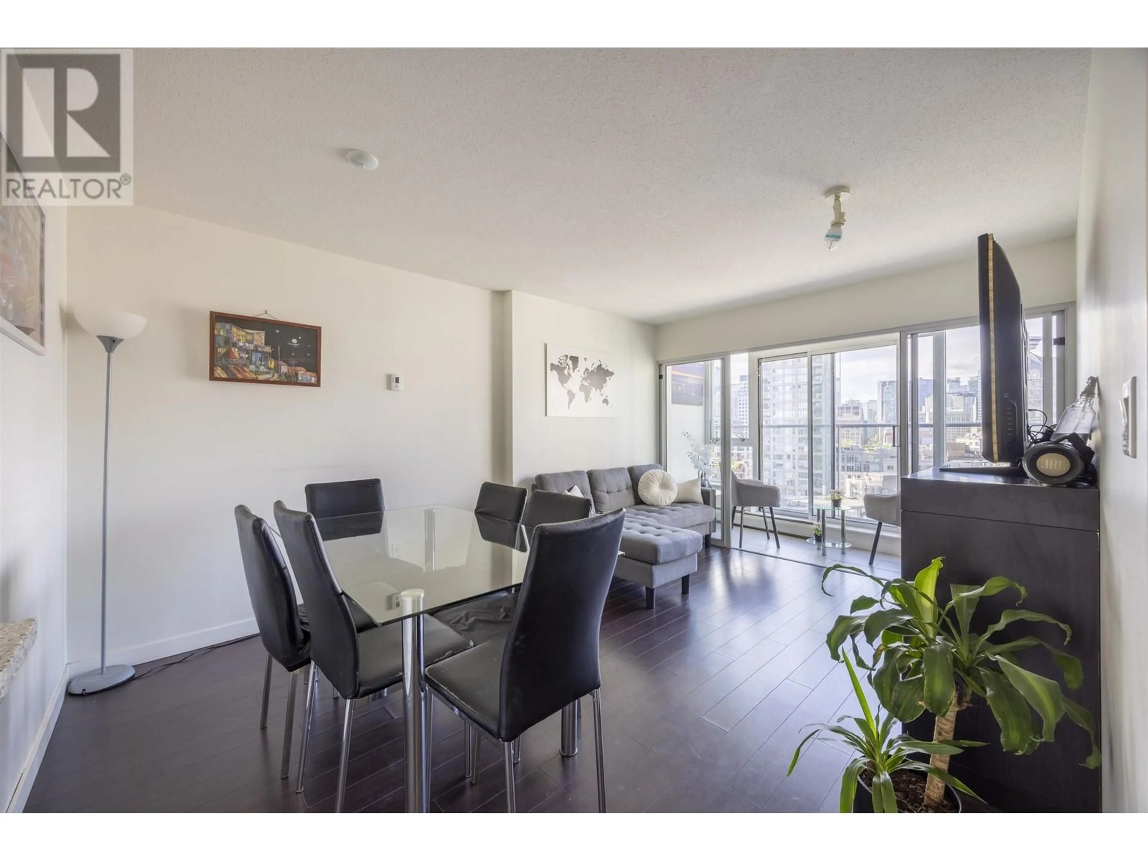 Dining room, wood/laminate floor for 2006 - 58 KEEFER PLACE, Vancouver British Columbia V6B0B8