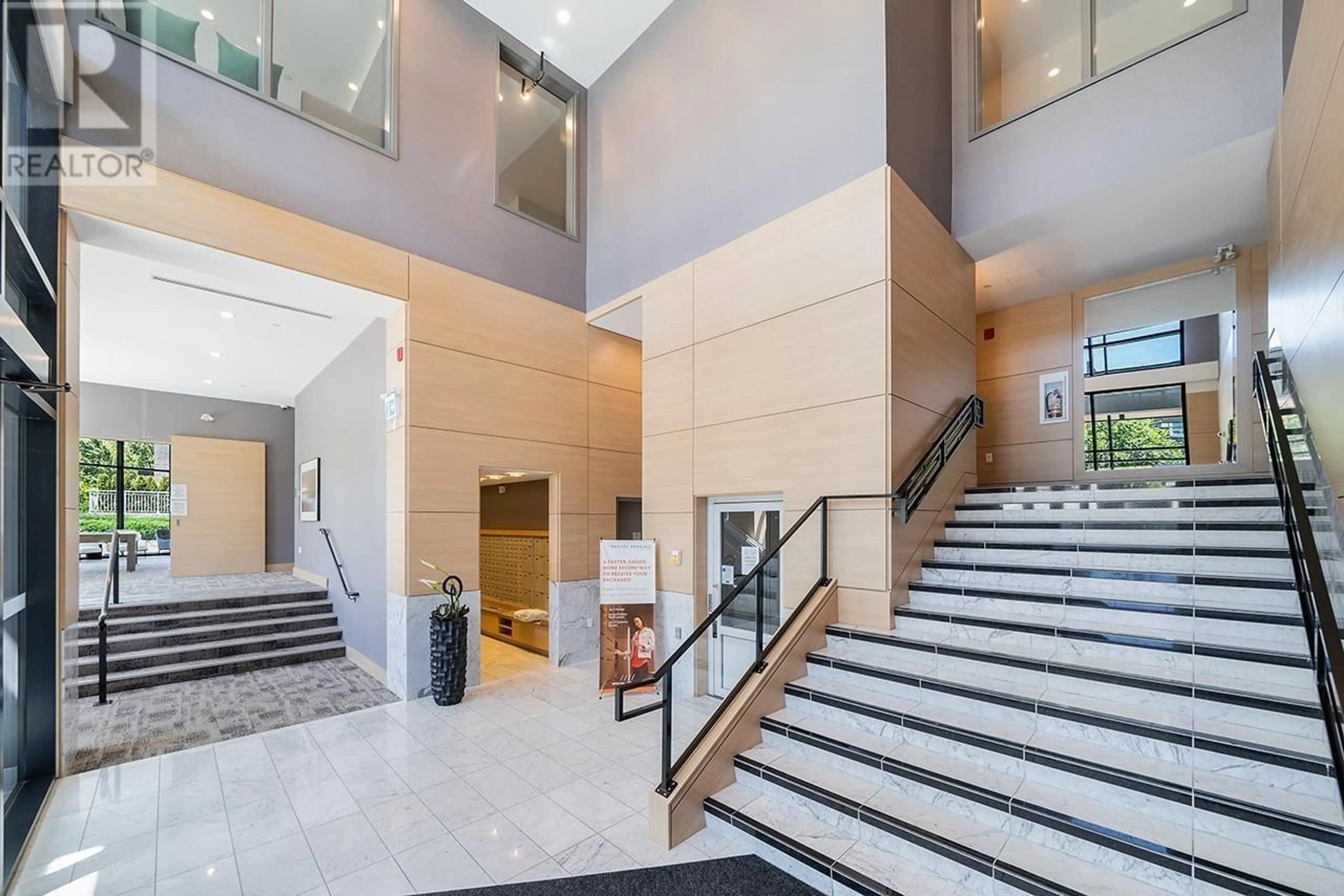 Indoor foyer for 327 - 9233 ODLIN ROAD, Richmond British Columbia V6X0V4