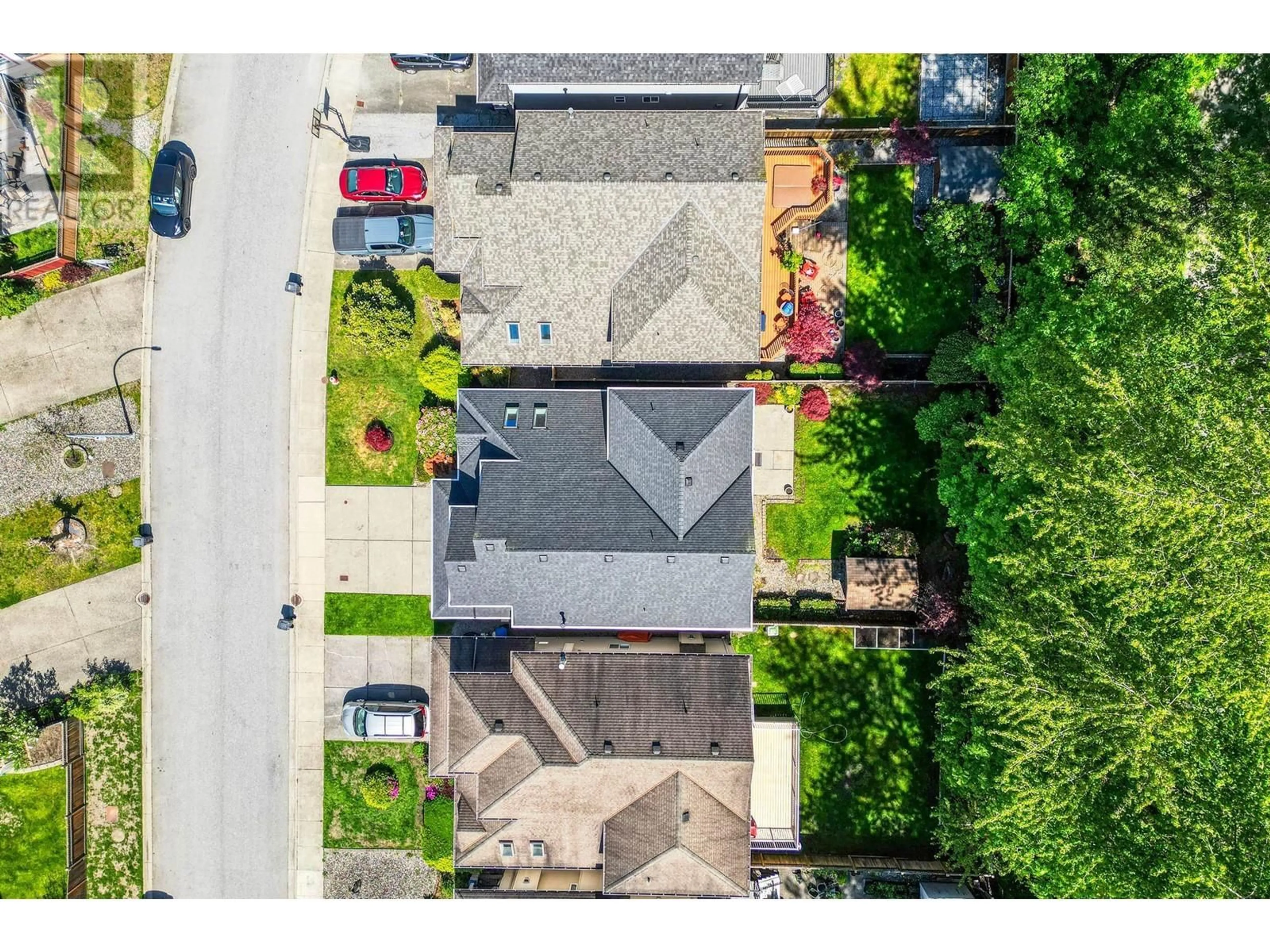 A pic from outside/outdoor area/front of a property/back of a property/a pic from drone, street for 3288 OSBORNE STREET, Port Coquitlam British Columbia V3B8C8