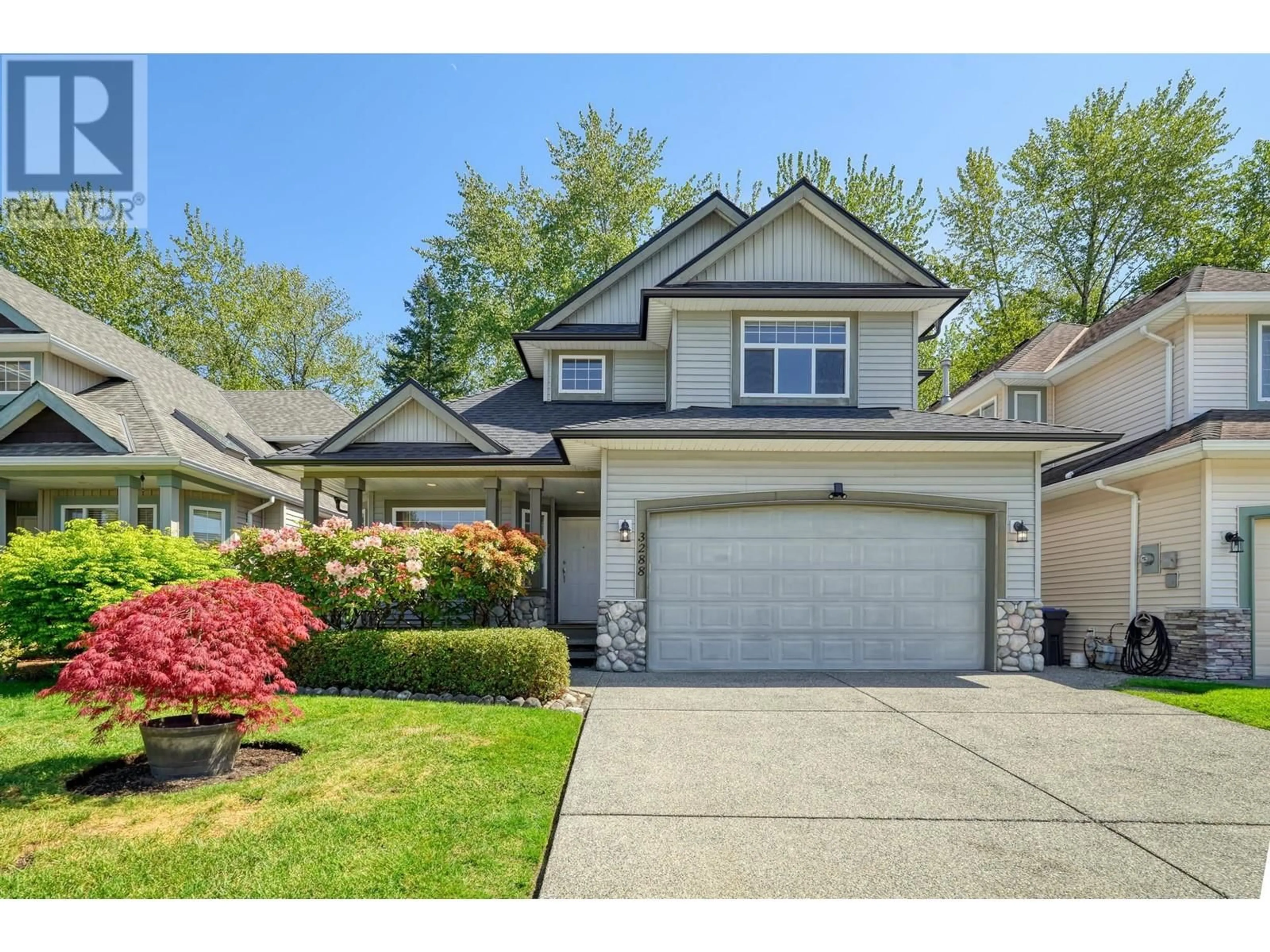 Home with vinyl exterior material, street for 3288 OSBORNE STREET, Port Coquitlam British Columbia V3B8C8