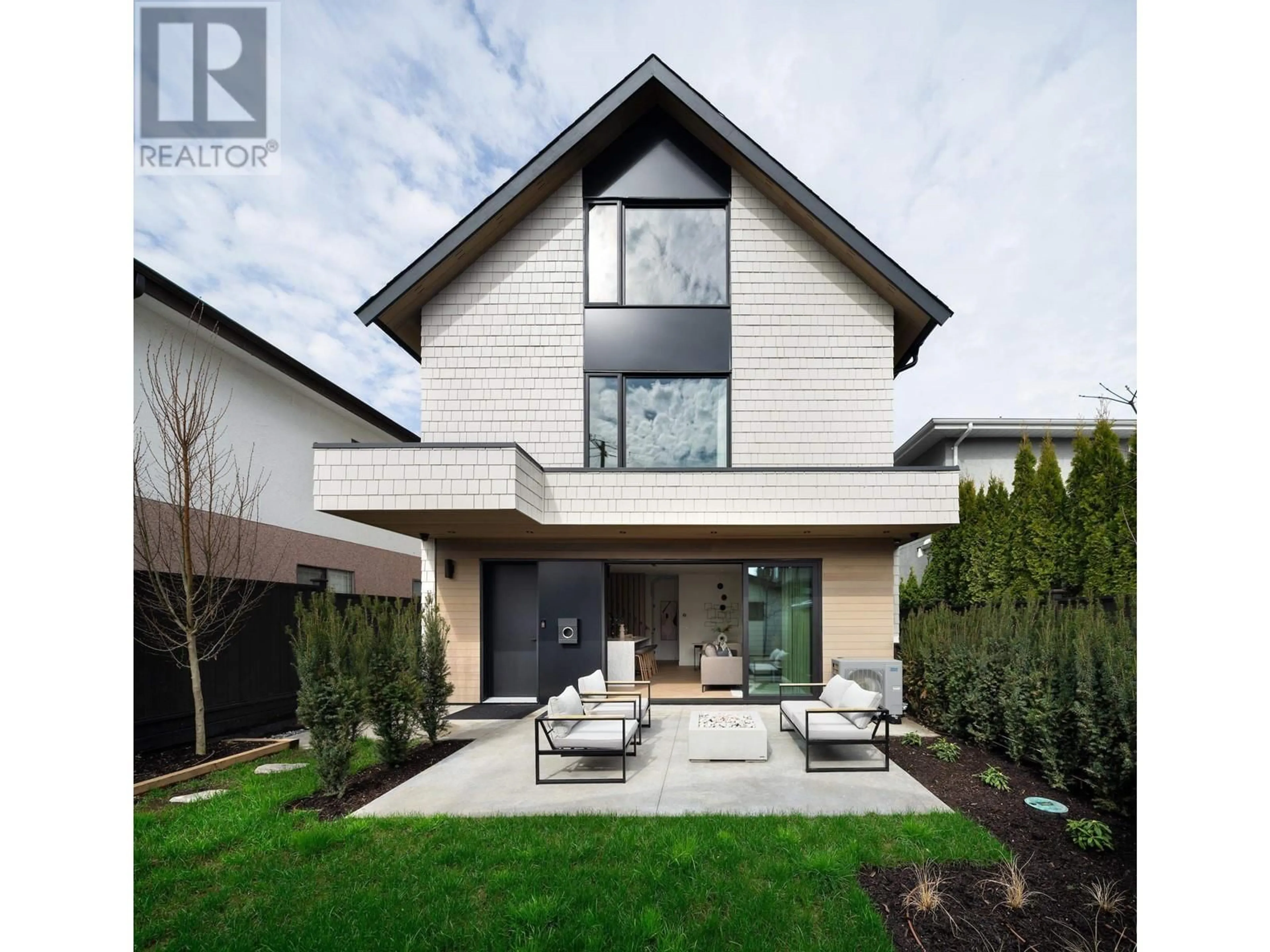 Patio, street for 2 - 280 32 AVENUE, Vancouver British Columbia V5V2Y3