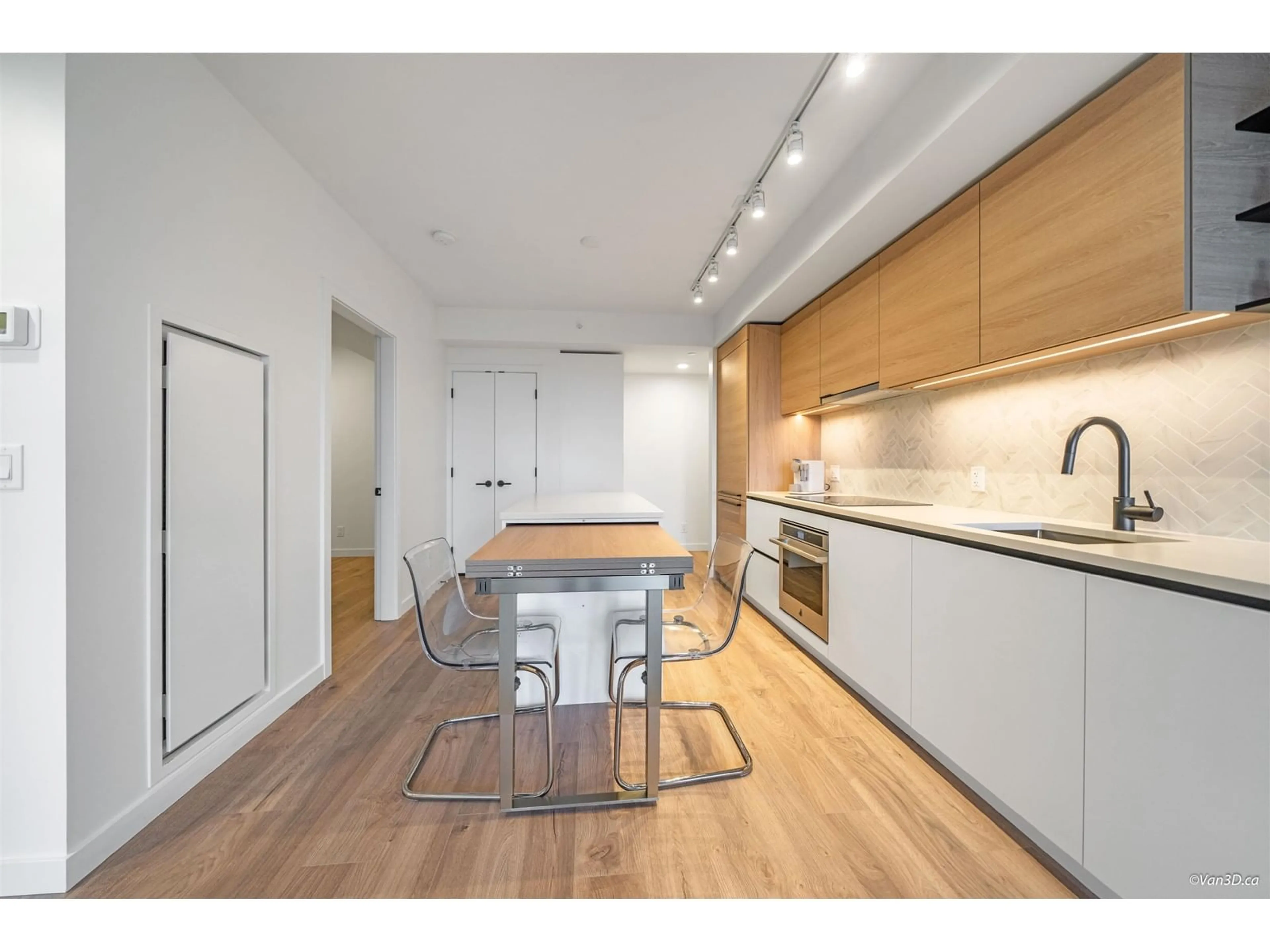 Unknown for 1312 - 10448 UNIVERSITY, Surrey British Columbia V3T0K1