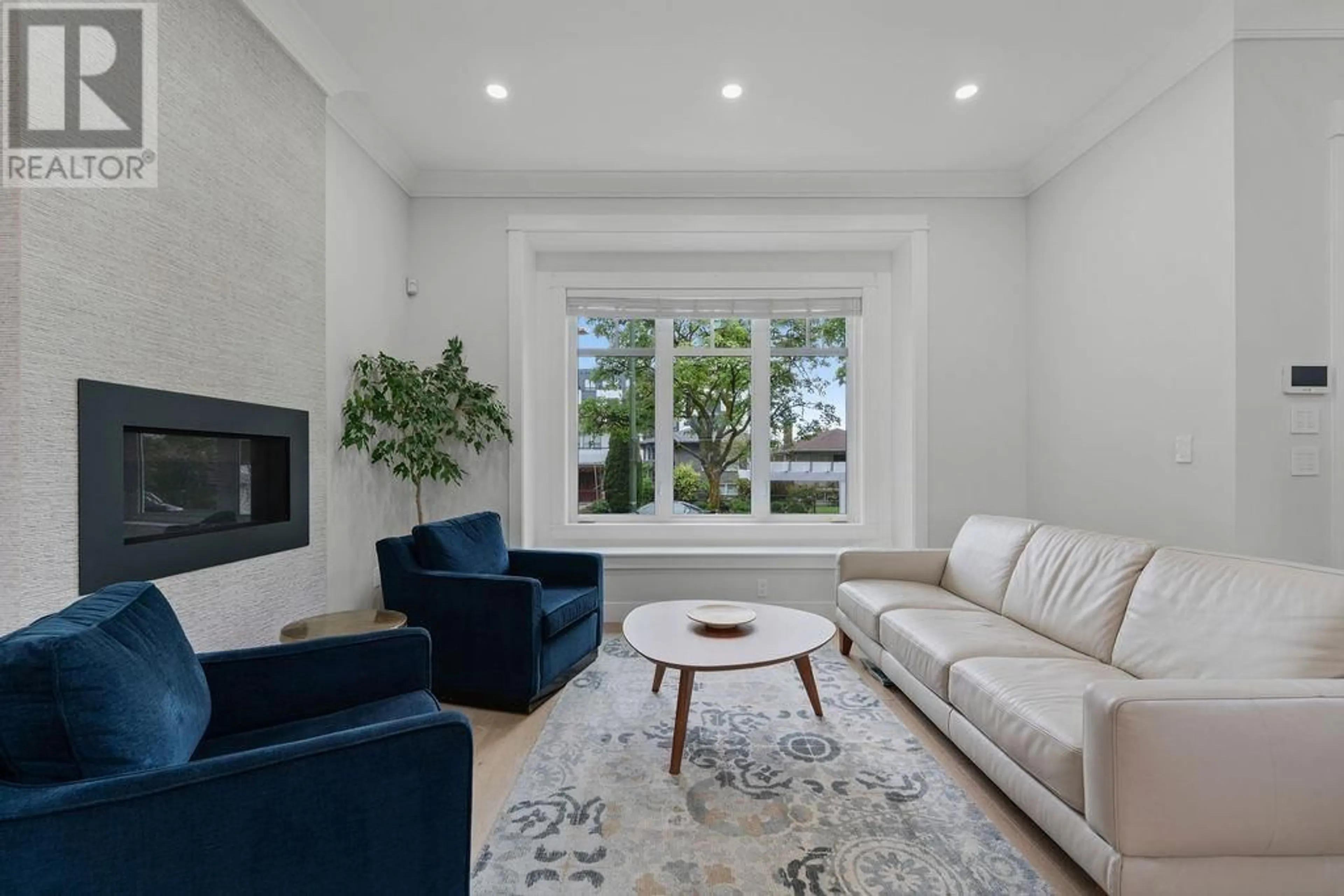 Living room with furniture, unknown for 2217 8TH AVENUE, Vancouver British Columbia V5N1V4