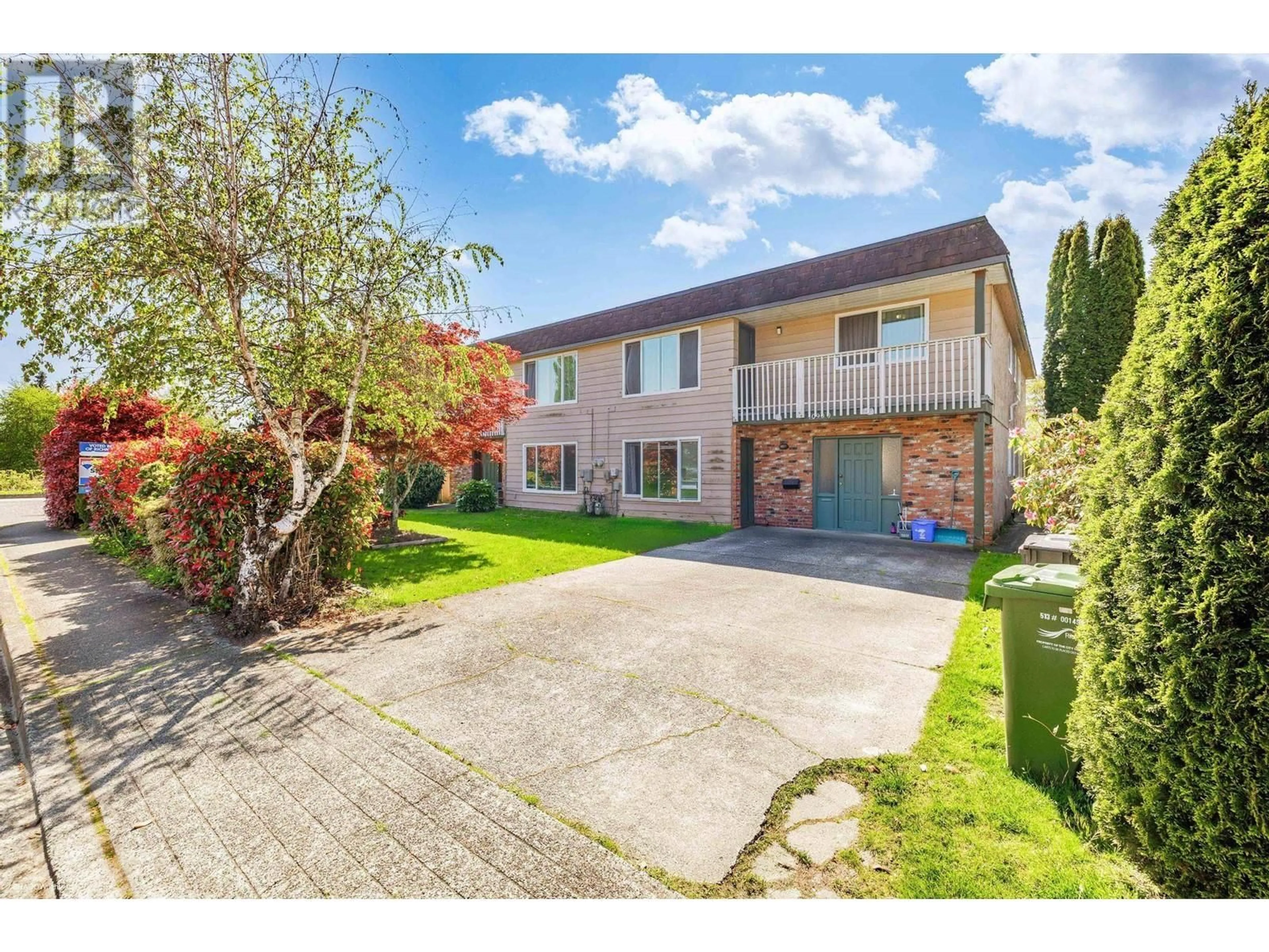 A pic from outside/outdoor area/front of a property/back of a property/a pic from drone, street for 10900 ANAHIM DRIVE, Richmond British Columbia V7A3C5