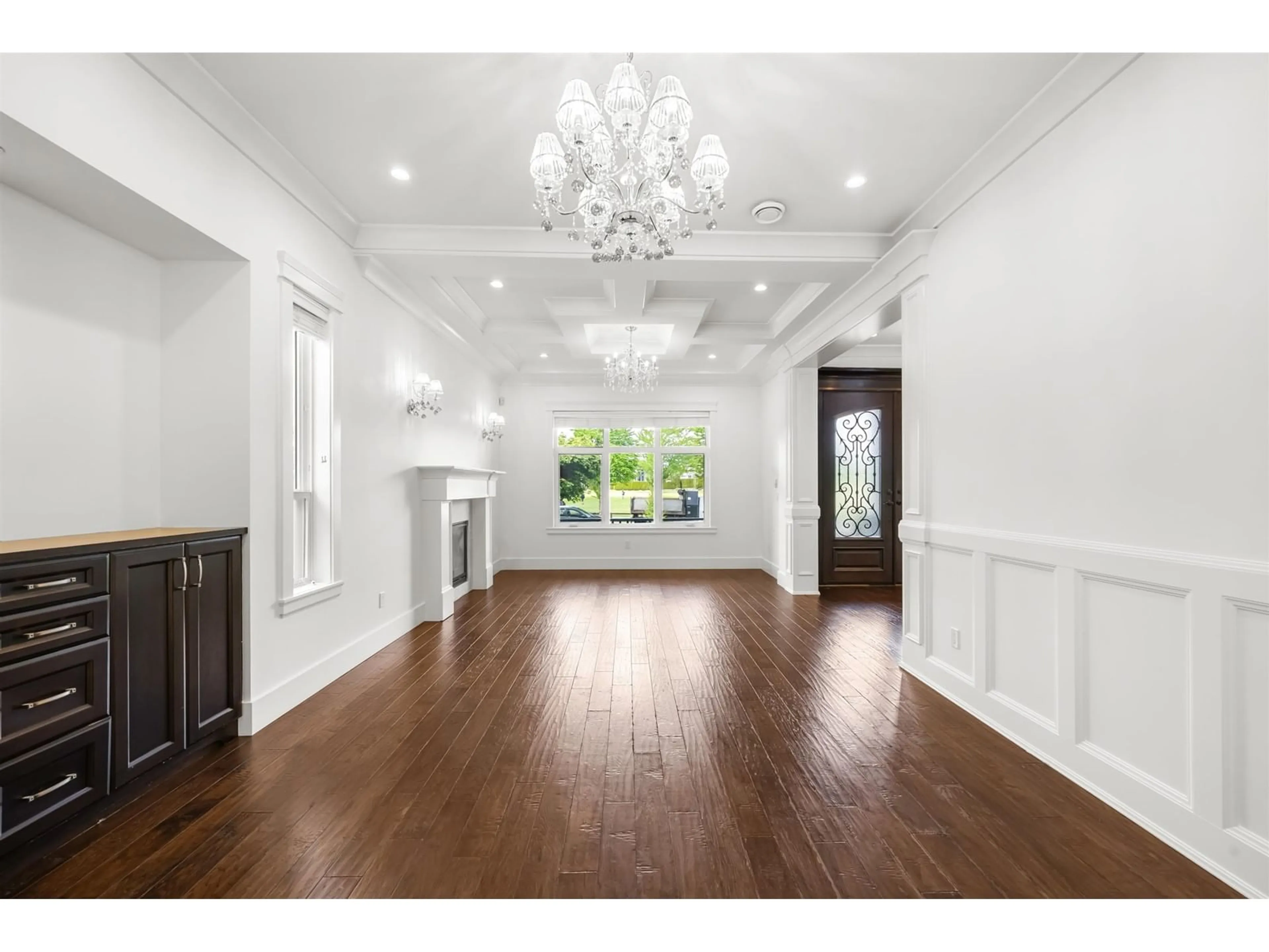 Indoor foyer for 15852 109, Surrey British Columbia V4N4W4