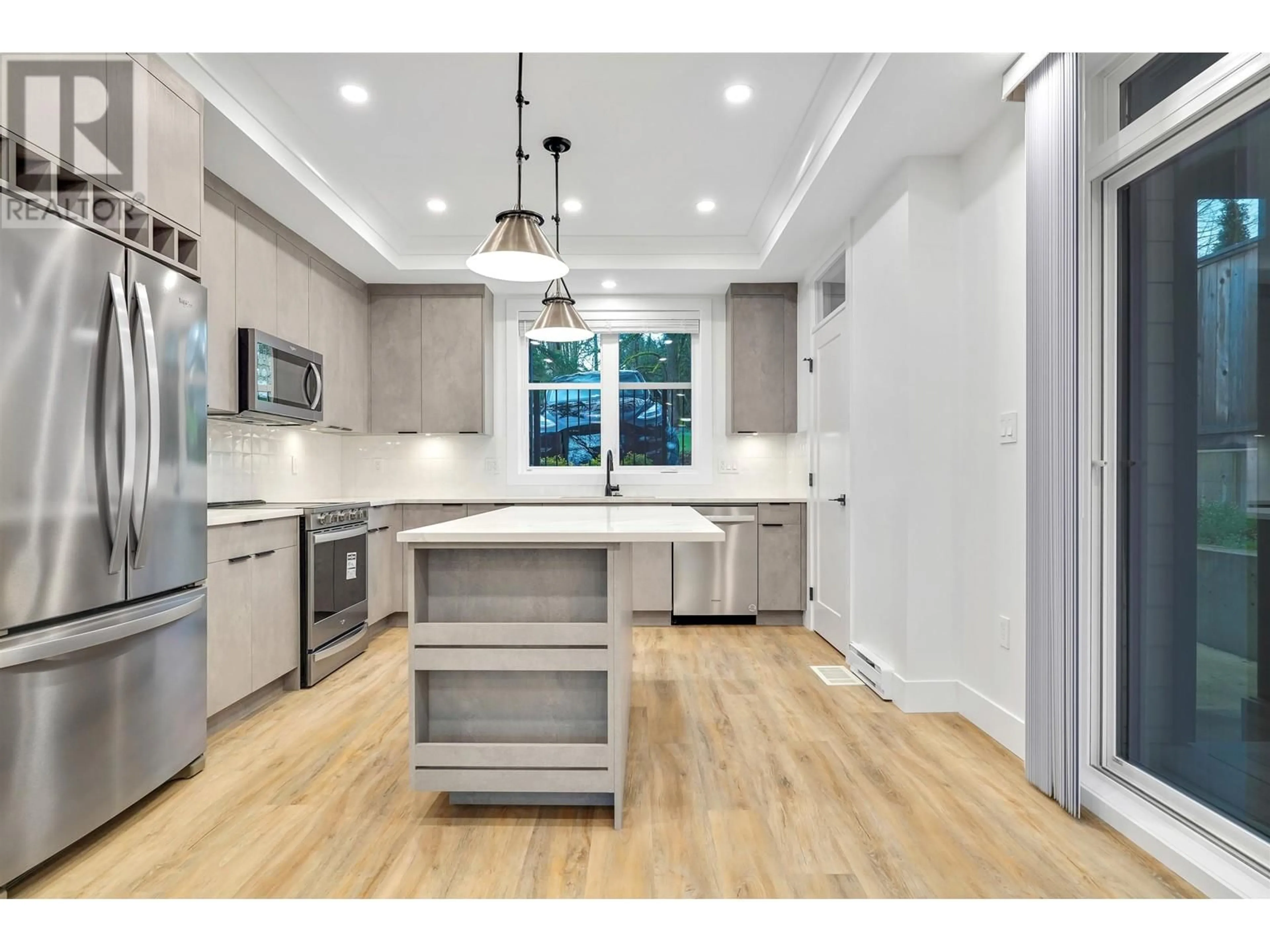 Open concept kitchen, unknown for 47 EIGHTH AVENUE, New Westminster British Columbia V3L4J4