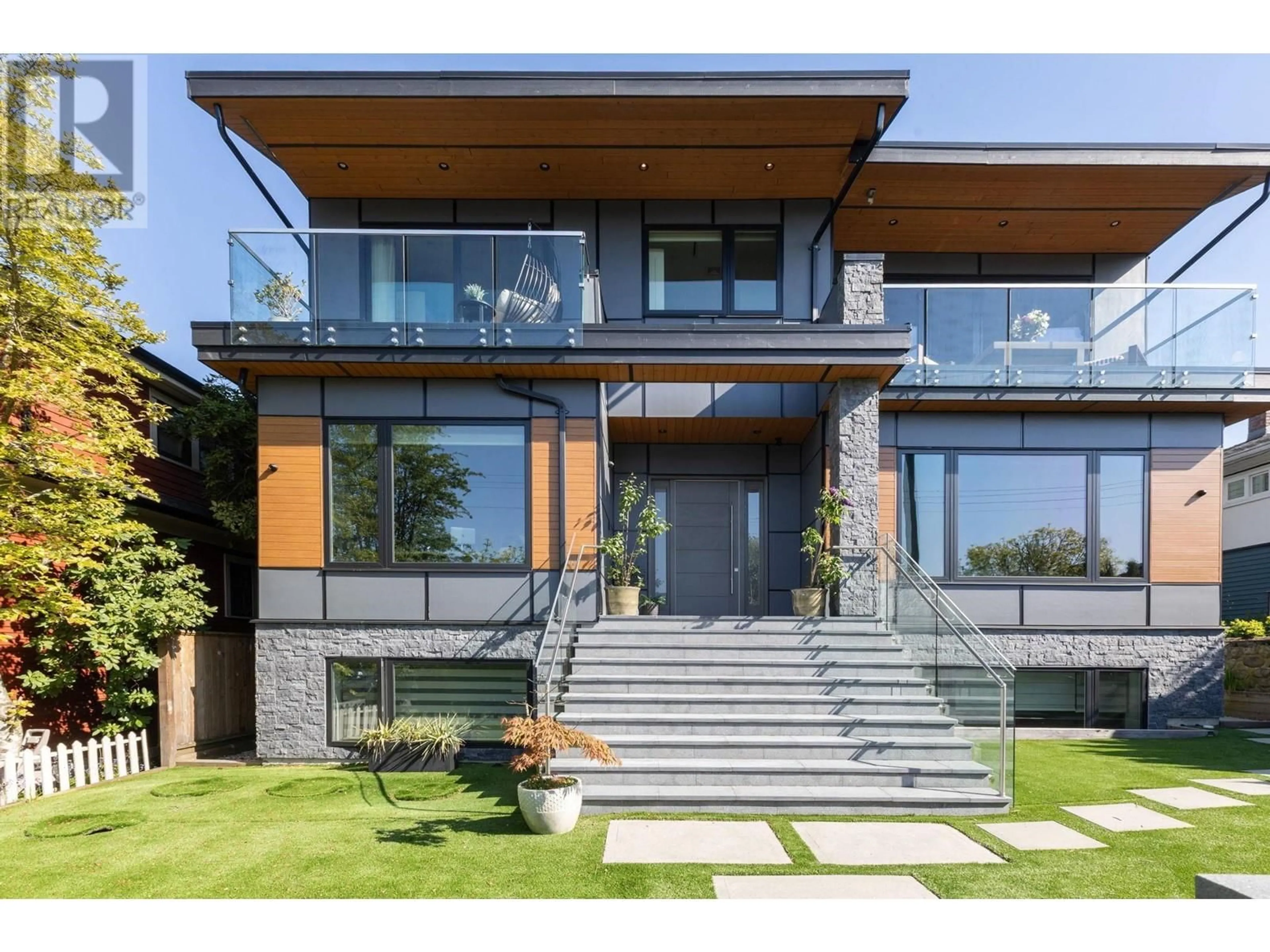 Home with brick exterior material, unknown for 342 15TH STREET, North Vancouver British Columbia V7M1S5