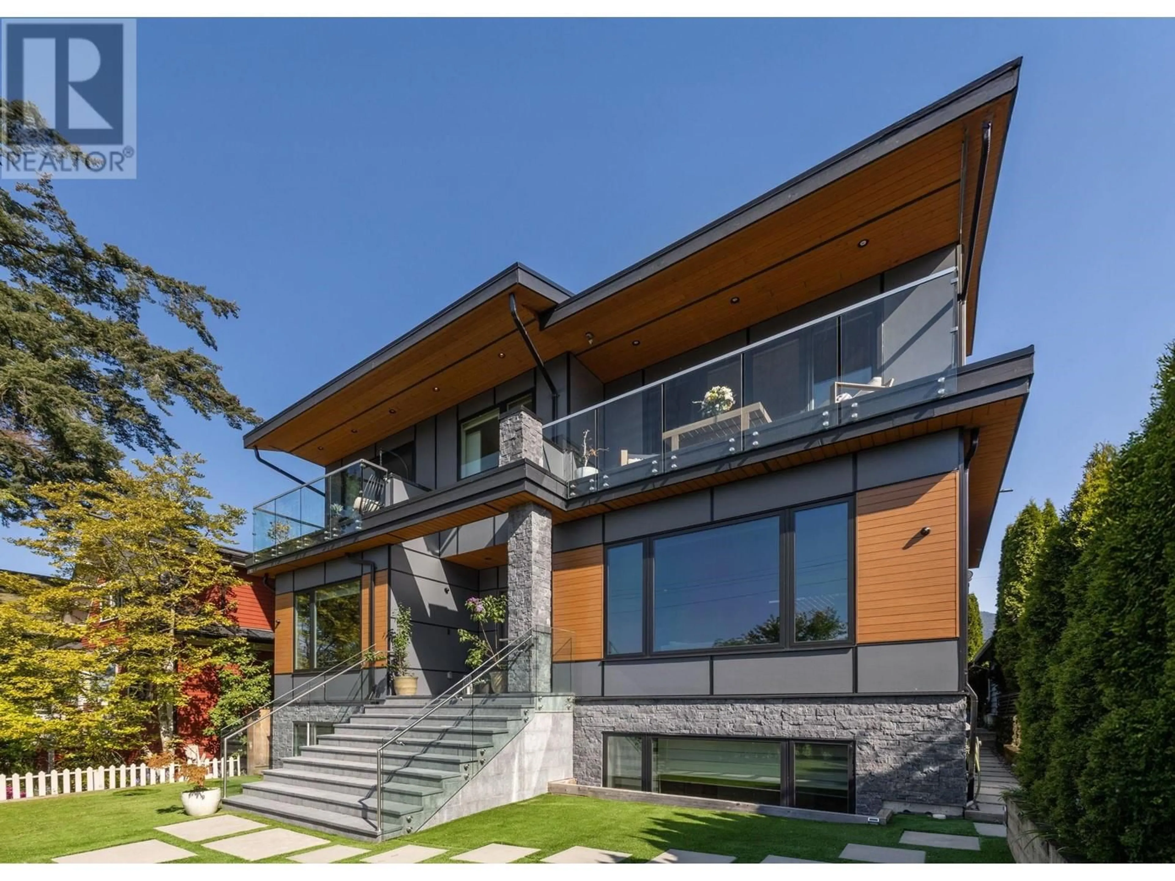 Home with brick exterior material, unknown for 342 15TH STREET, North Vancouver British Columbia V7M1S5