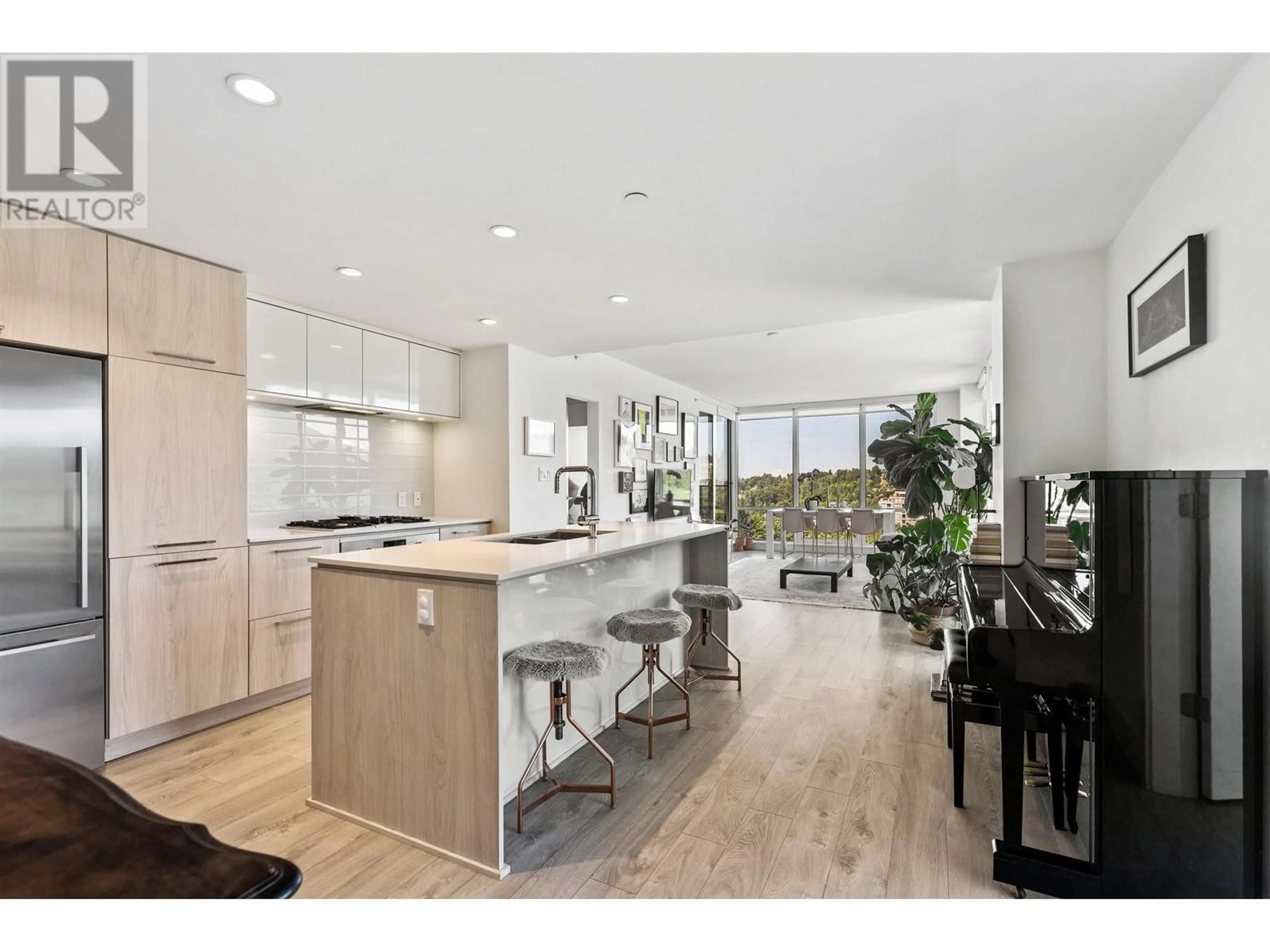 Open concept kitchen, unknown for 1807 - 680 SEYLYNN CRESCENT, North Vancouver British Columbia V7J0B5