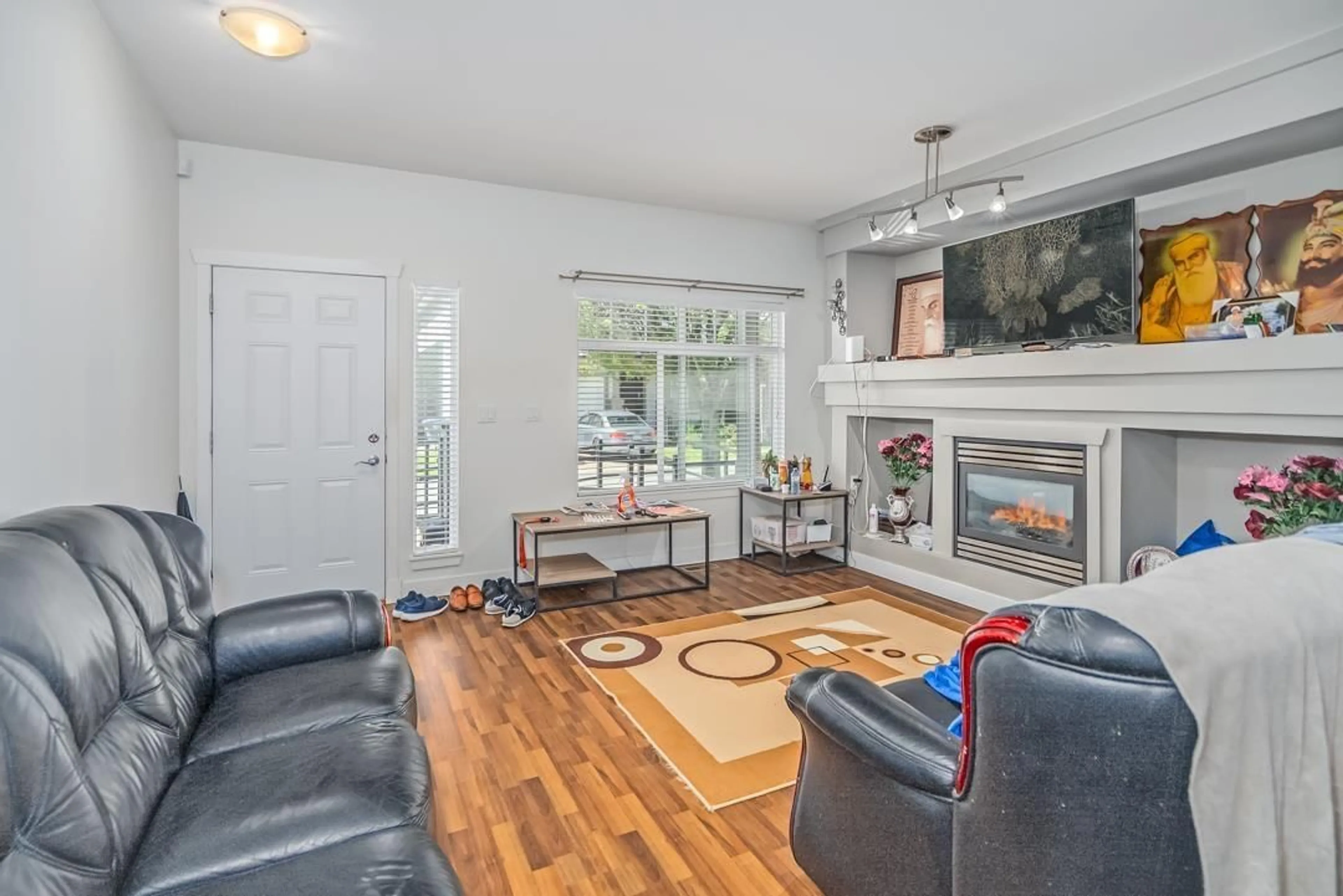 Living room with furniture, unknown for 35 - 6195 168, Surrey British Columbia V3S3X9
