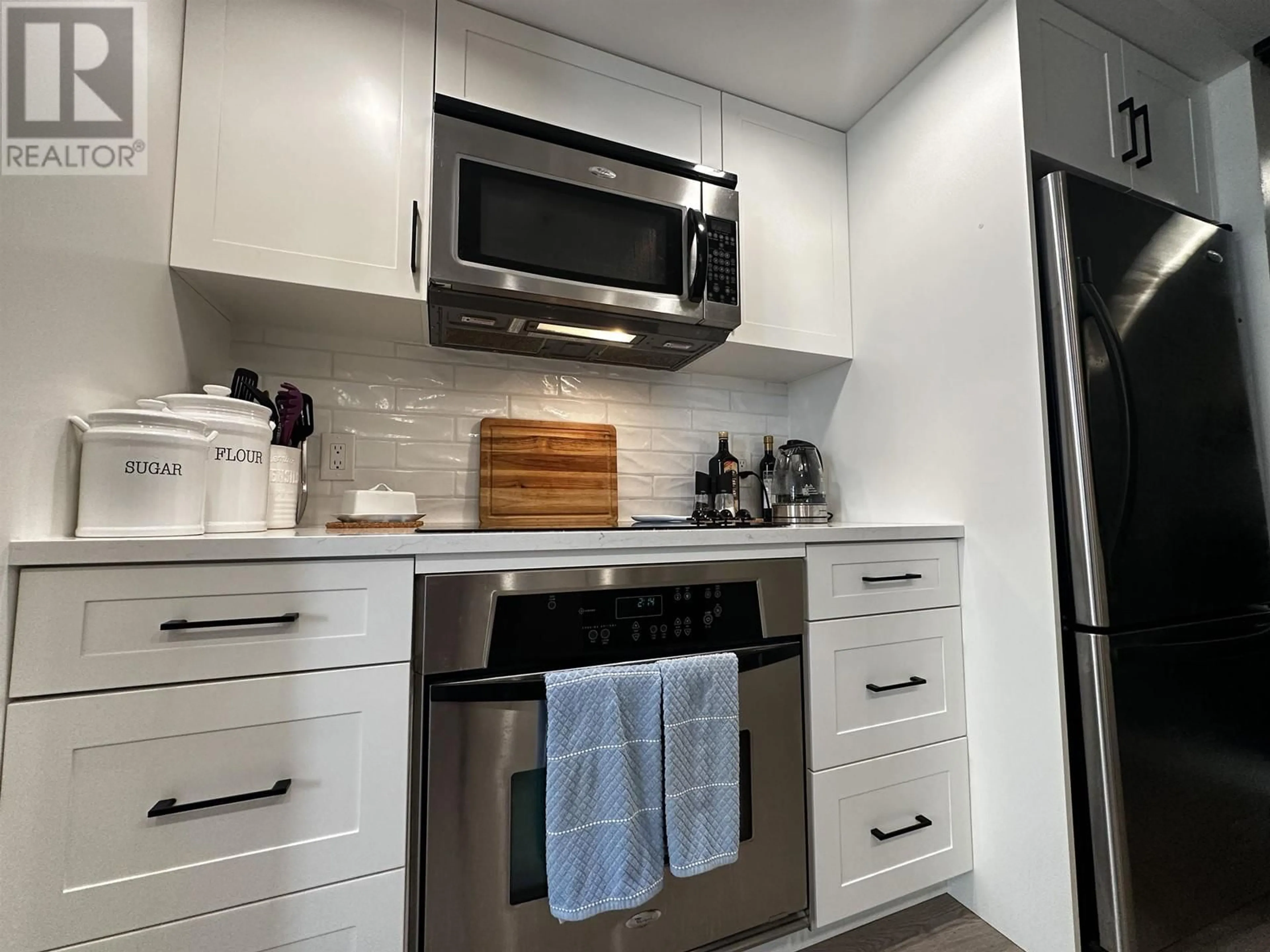 Standard kitchen, unknown for 304 - 1255 SEYMOUR STREET, Vancouver British Columbia V6B0H1