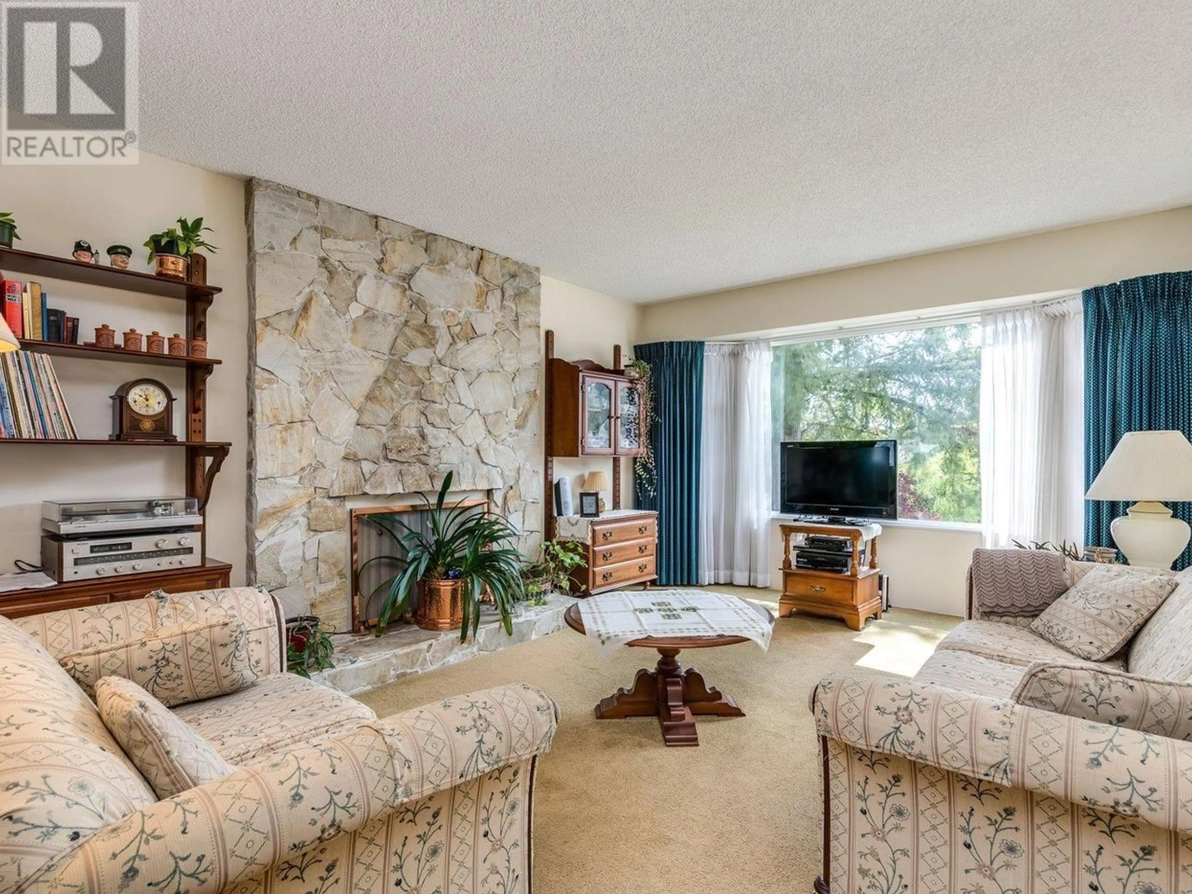 Living room with furniture, unknown for 1409 GABRIOLA DRIVE, Coquitlam British Columbia V3E2B9