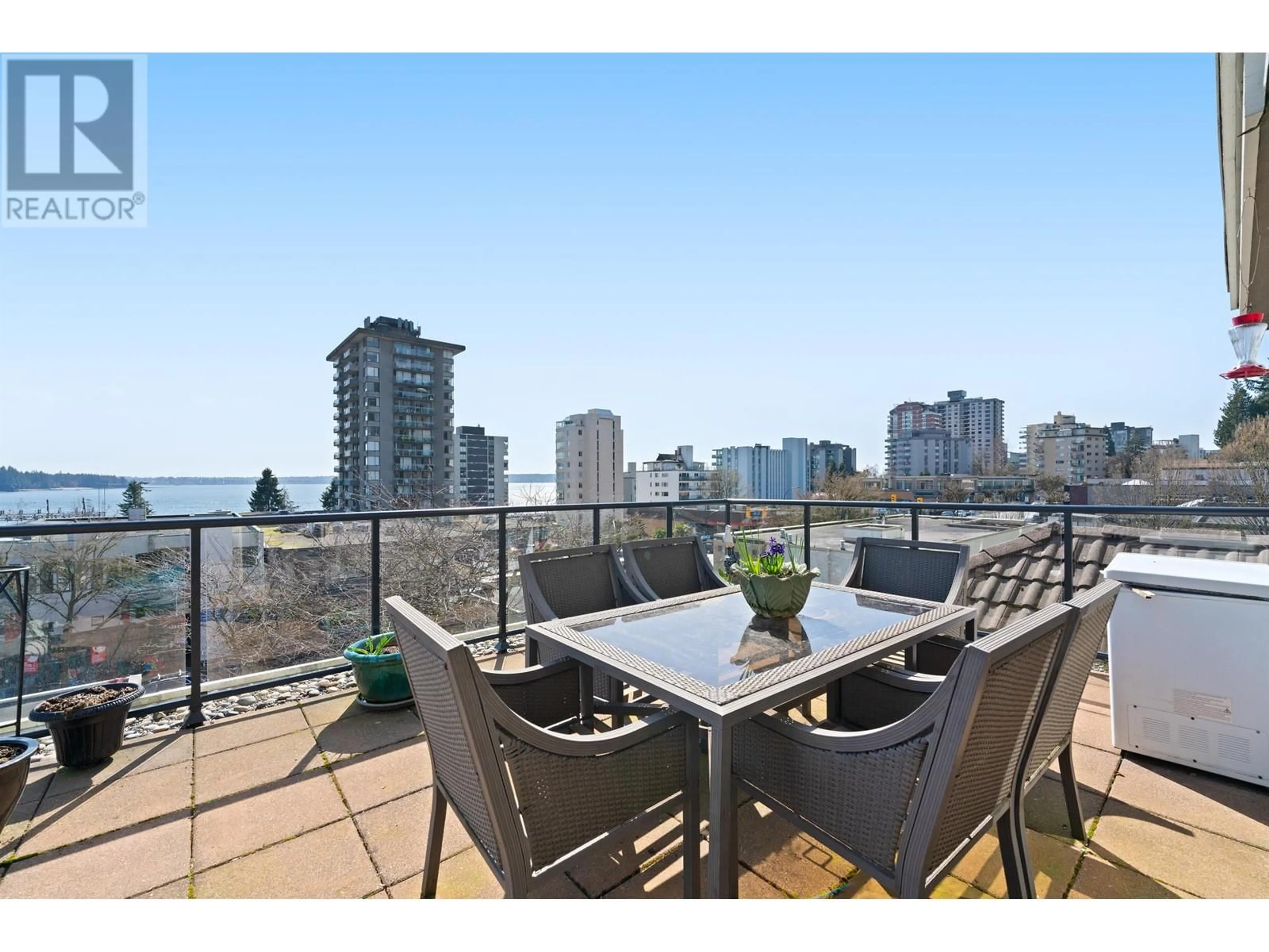 Patio, water/lake/river/ocean view for 401 - 1765 MARINE DRIVE, West Vancouver British Columbia V7V1J5