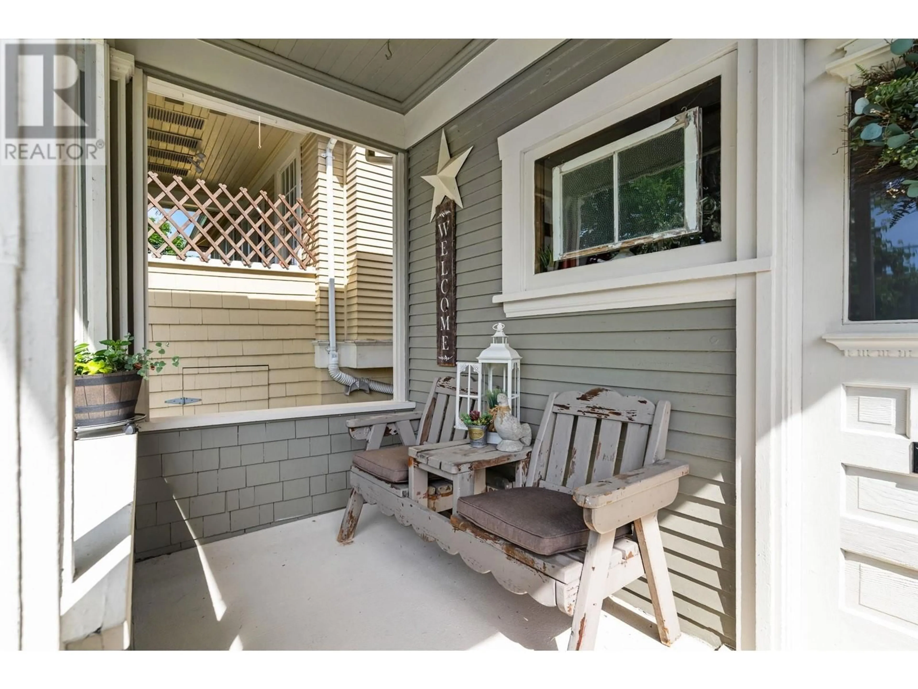 Patio, street for 2235 HAWTHORNE AVENUE, Port Coquitlam British Columbia V3C1W5
