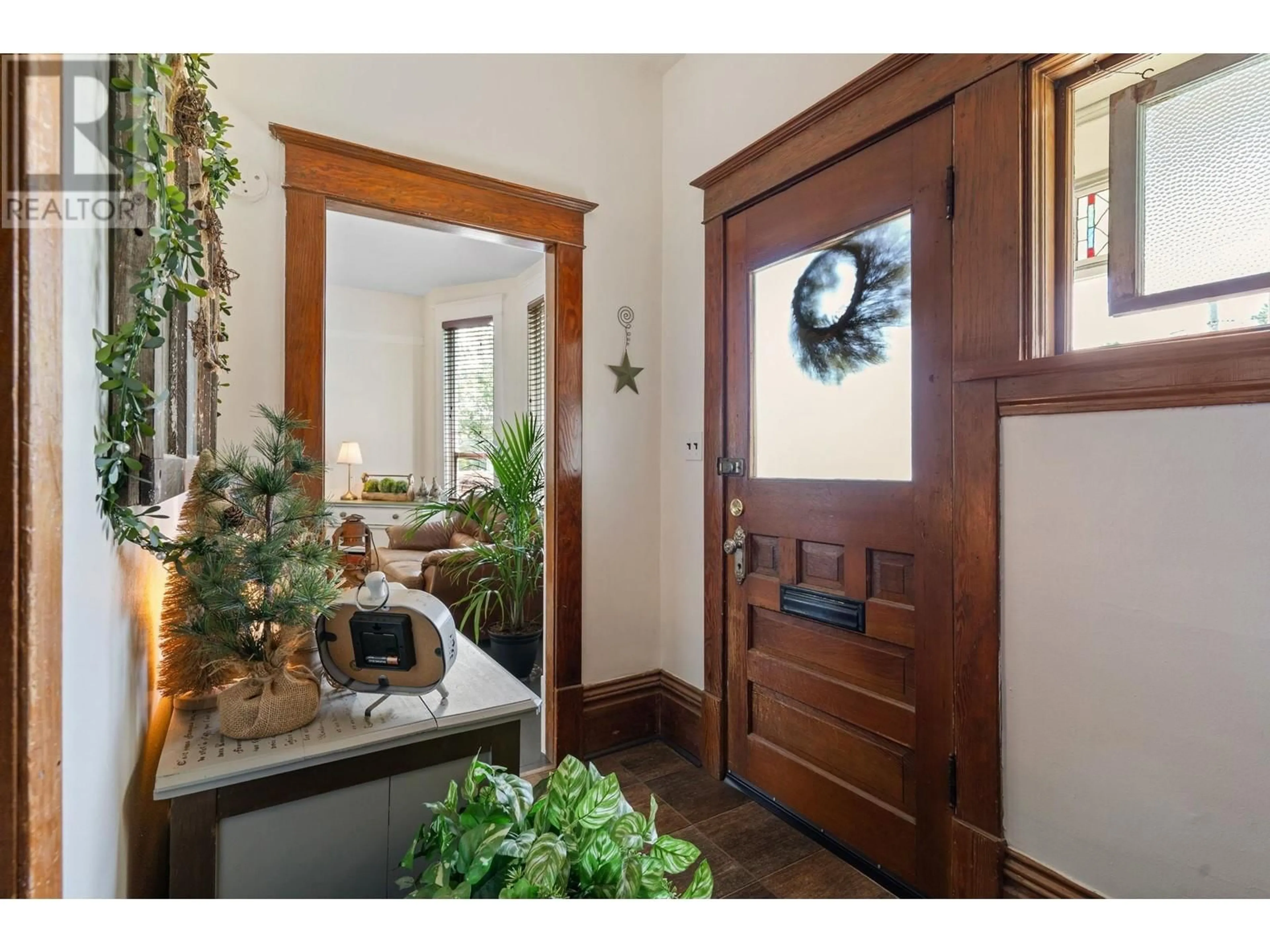 Indoor entryway for 2235 HAWTHORNE AVENUE, Port Coquitlam British Columbia V3C1W5