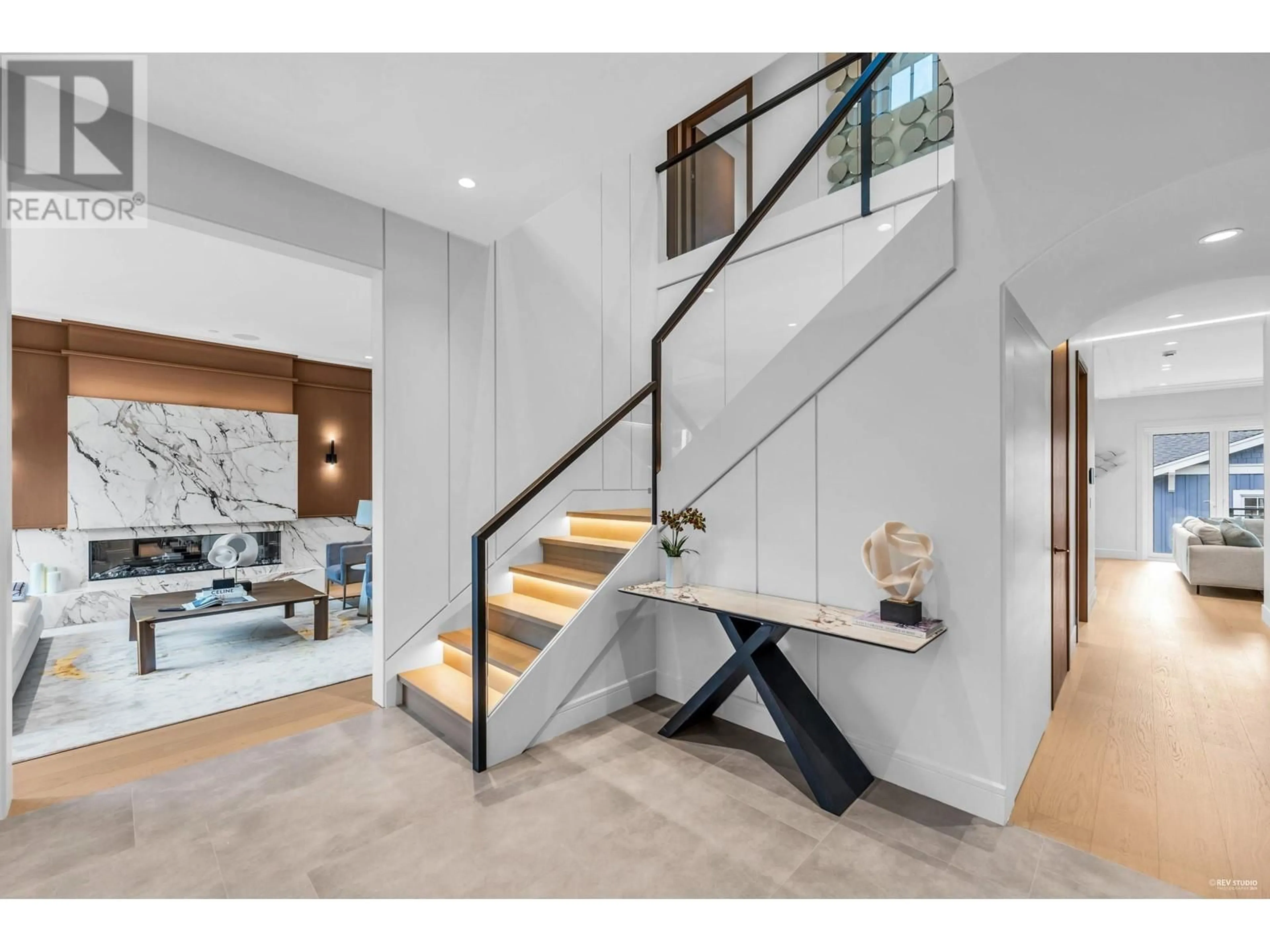 Stairs for 3852 50TH AVENUE, Vancouver British Columbia V6N3V5