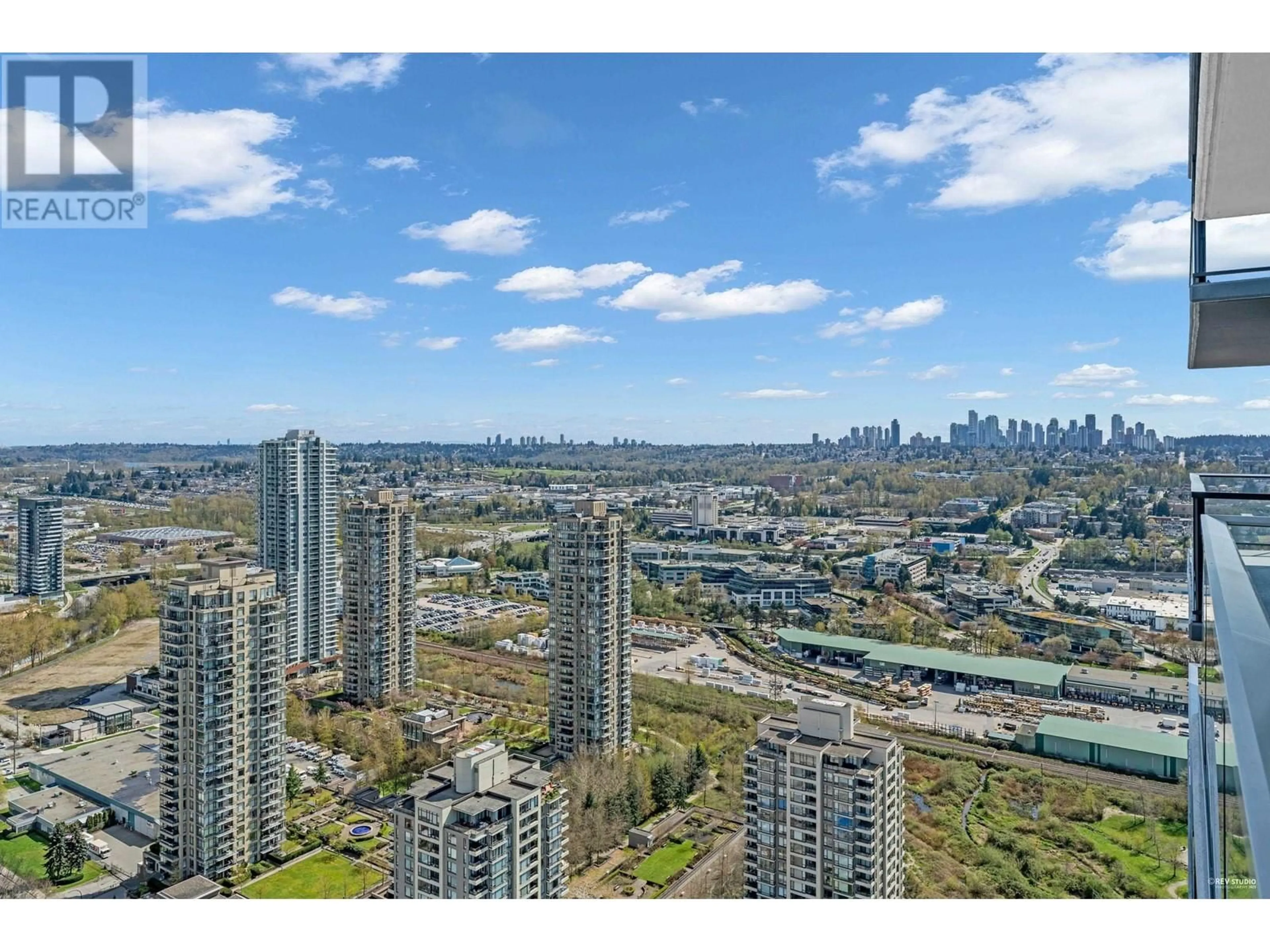 A pic from outside/outdoor area/front of a property/back of a property/a pic from drone, city buildings view from balcony for 3702 - 2186 GILMORE AVENUE, Burnaby British Columbia V5C0N7