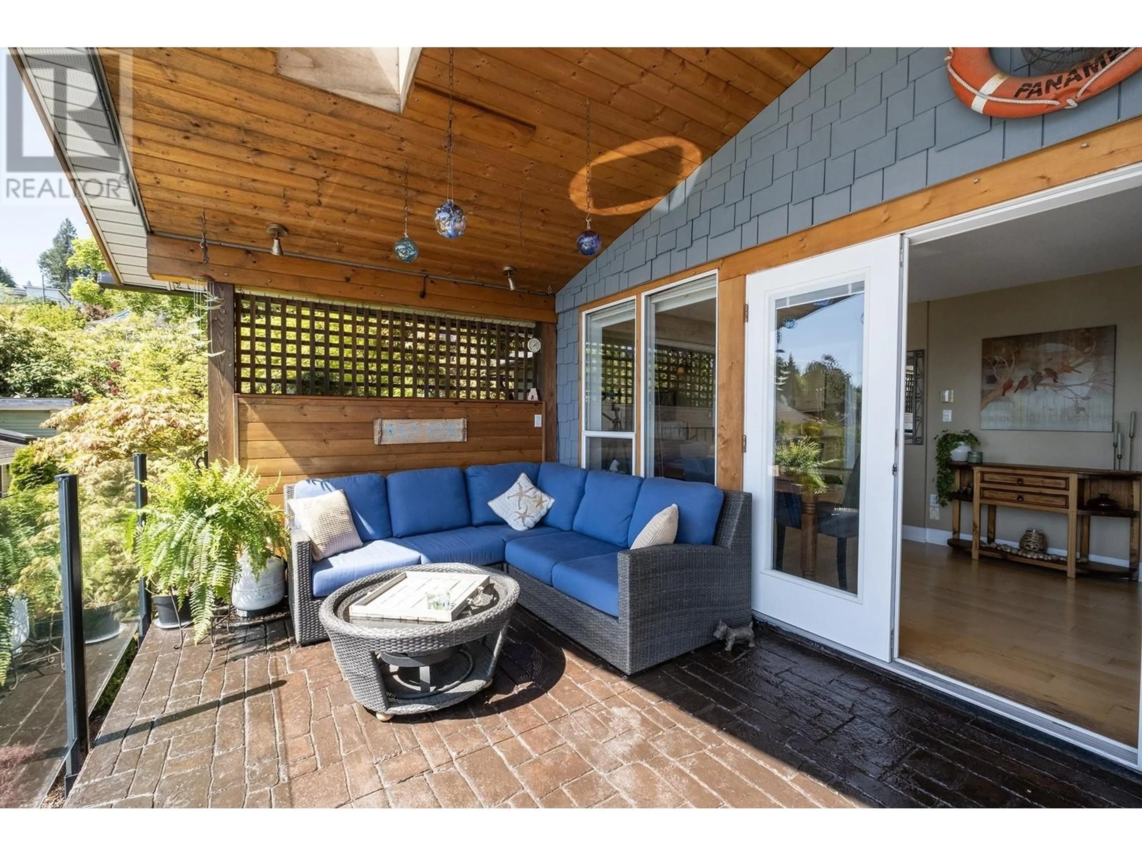 Patio, water/lake/river/ocean view for 454 CENTRAL AVENUE, Gibsons British Columbia V0N1V1