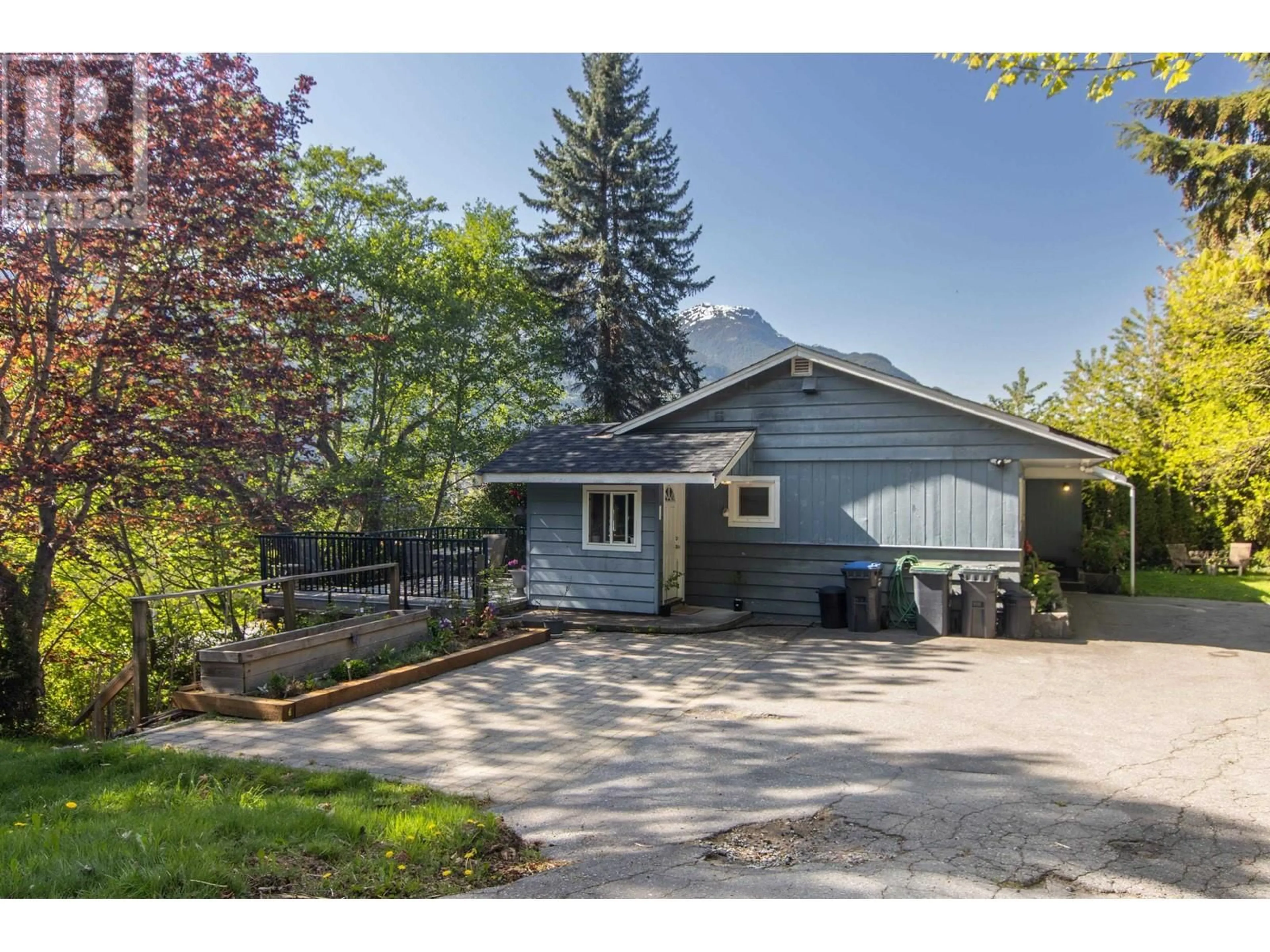 Unknown for 38063 CLARKE DRIVE, Squamish British Columbia V0N3G0