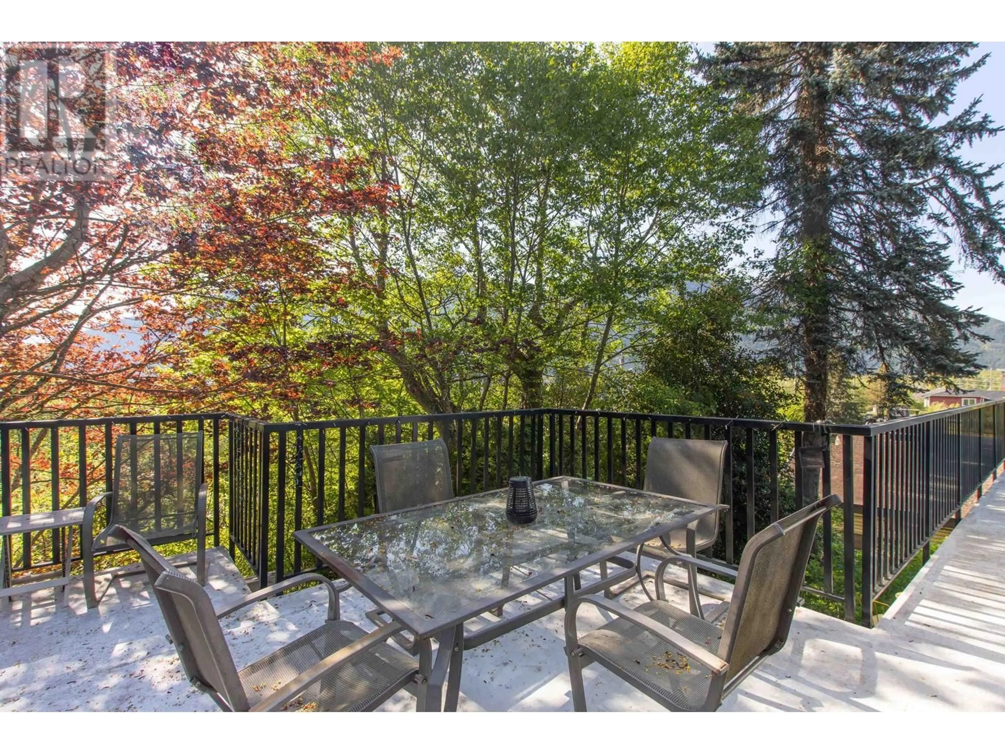 Patio, forest/trees view for 38063 CLARKE DRIVE, Squamish British Columbia V0N3G0