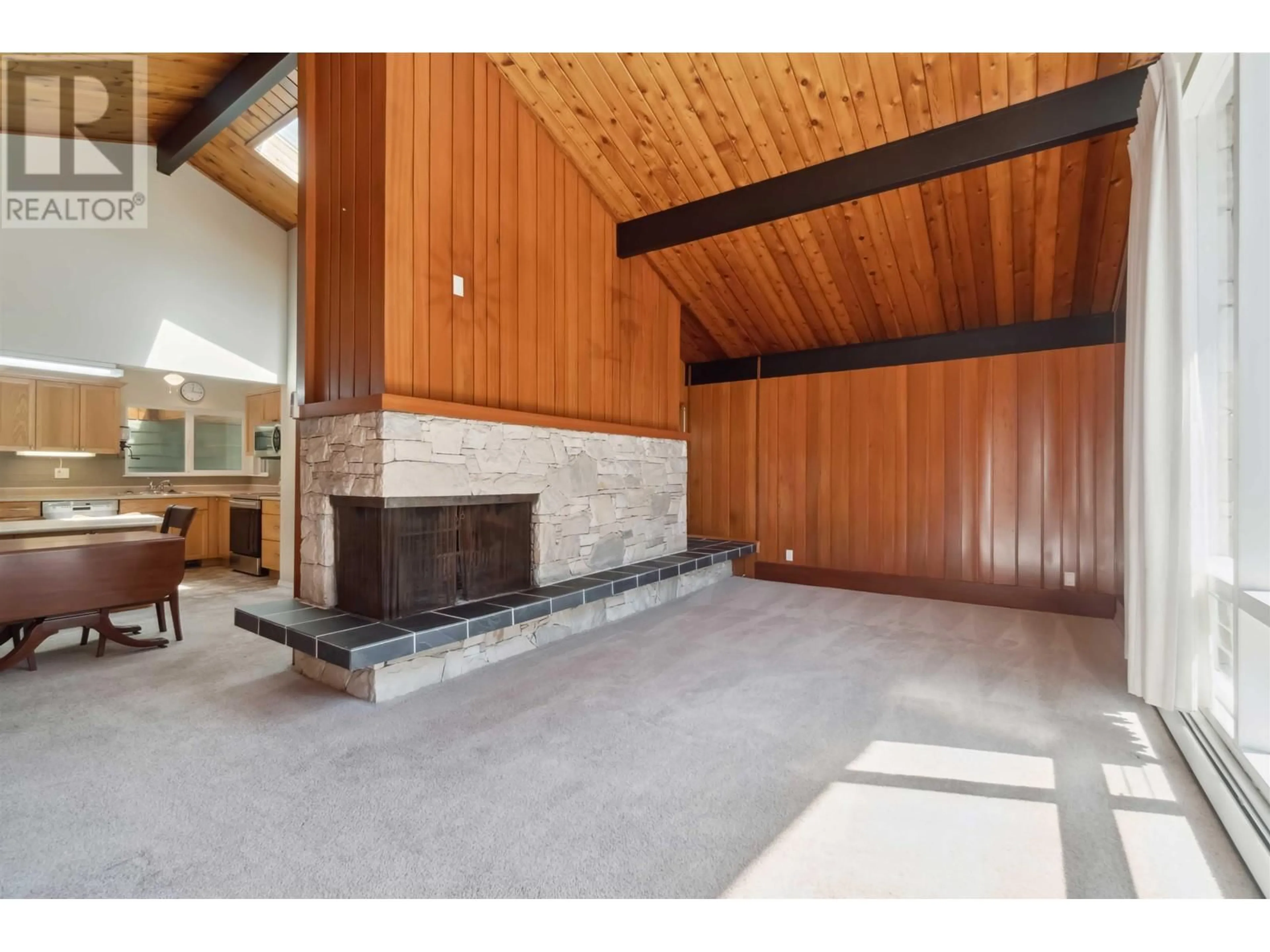 Indoor foyer for 805 FOSTER AVENUE, Coquitlam British Columbia V3J2L8