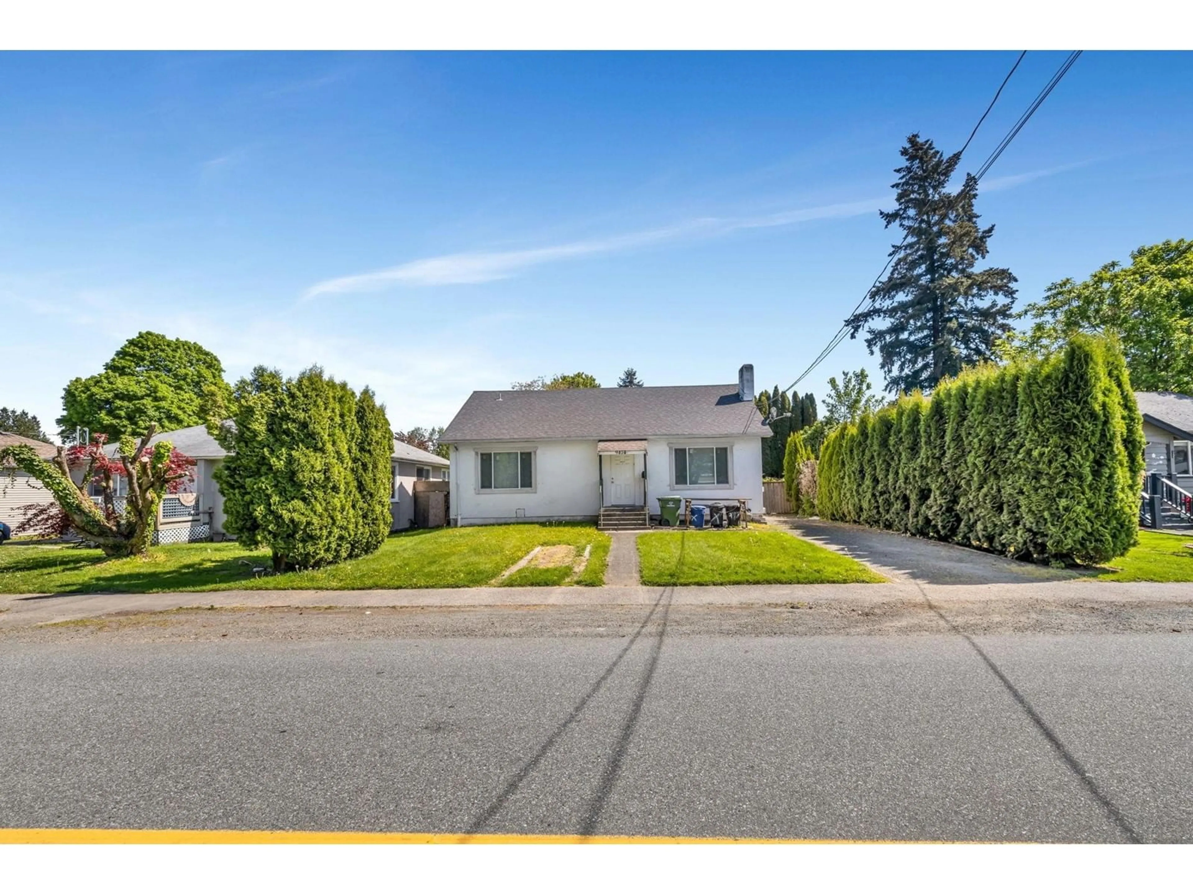 A pic from outside/outdoor area/front of a property/back of a property/a pic from drone, street for 9474 VICTOR STREET, Chilliwack British Columbia V2P5B1