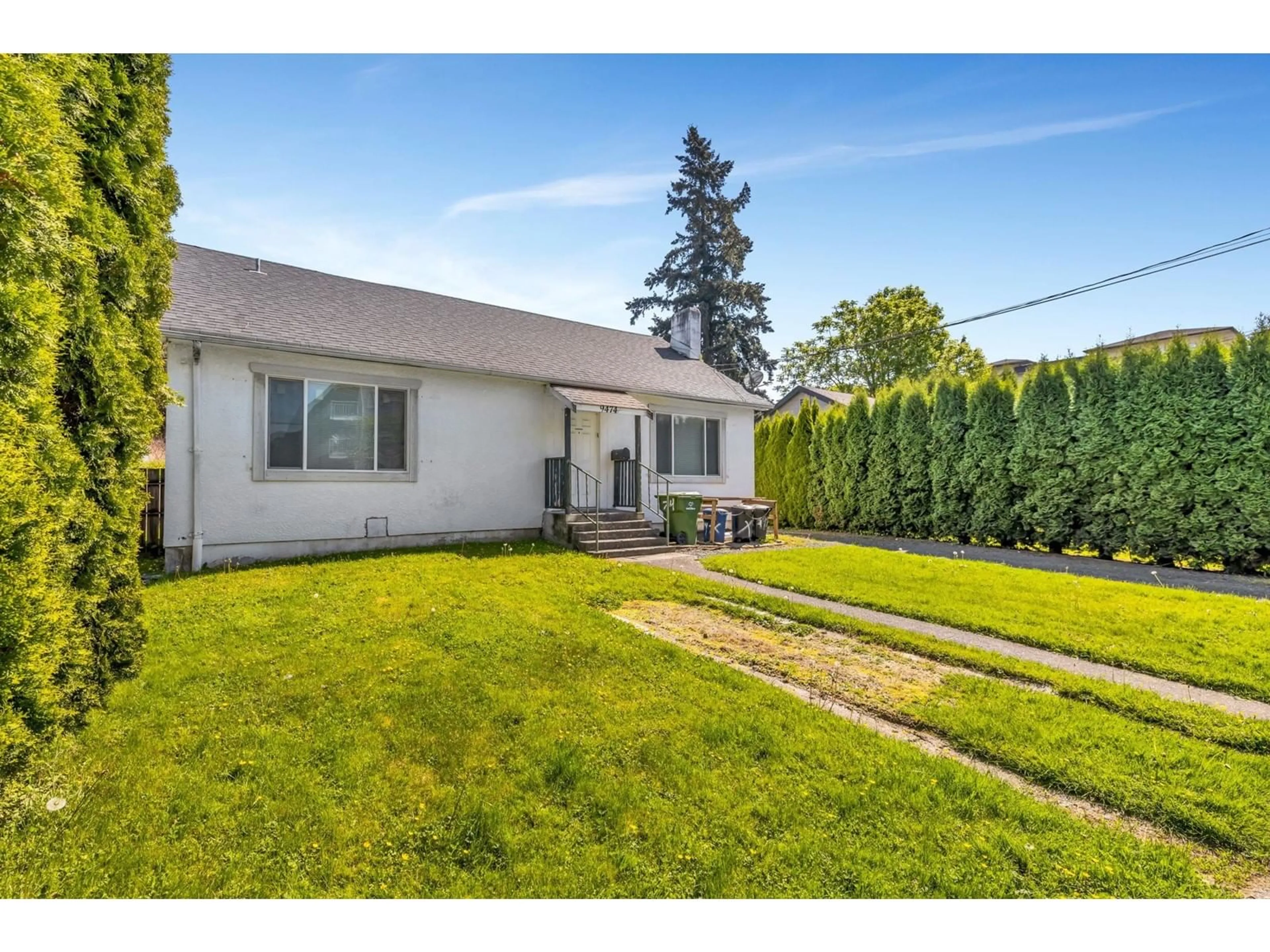 A pic from outside/outdoor area/front of a property/back of a property/a pic from drone, street for 9474 VICTOR STREET, Chilliwack British Columbia V2P5B1