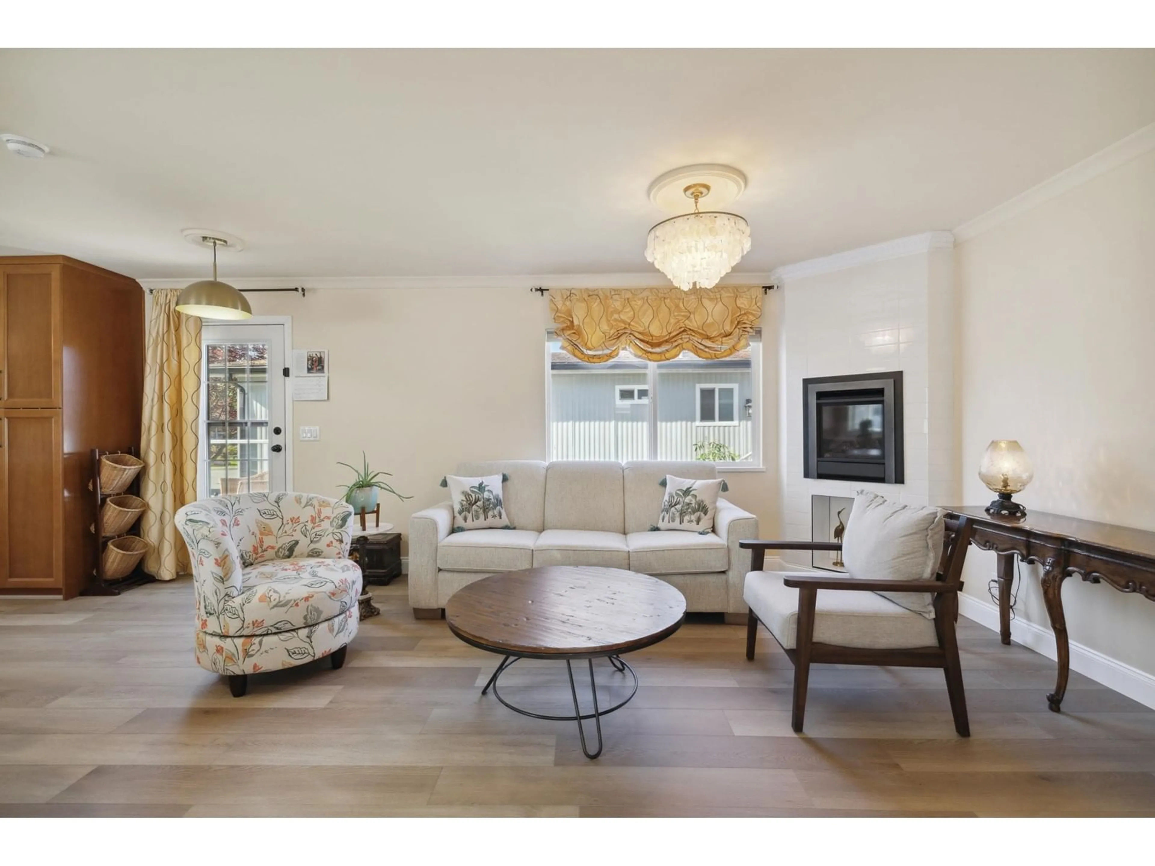 Living room with furniture, unknown for 143 - 3665 244, Langley British Columbia V2Z1N1