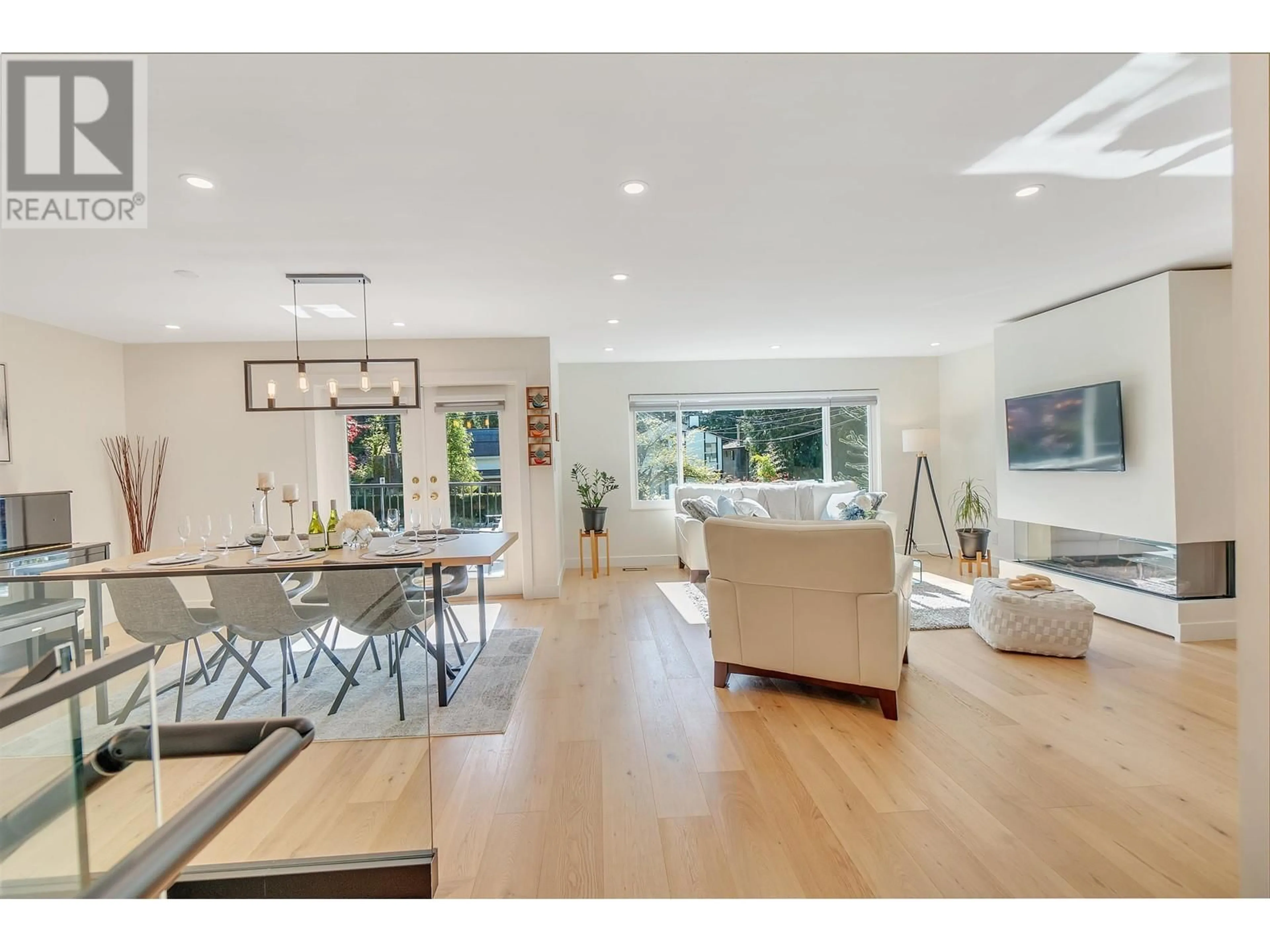 Unknown for 3993 LYNN VALLEY ROAD, North Vancouver British Columbia V7K2T1