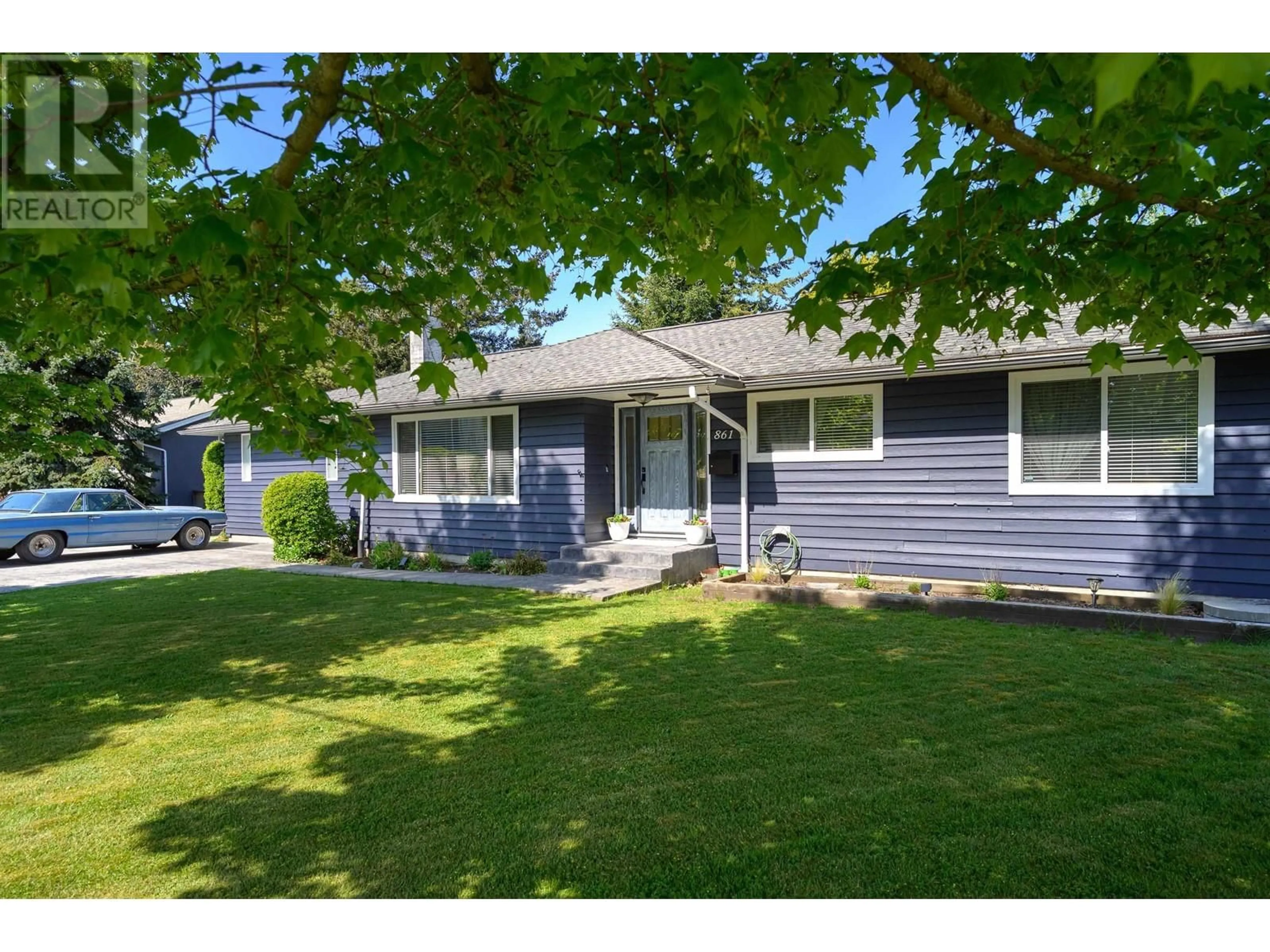 Home with vinyl exterior material, street for 861 53A STREET, Delta British Columbia V4M3C8