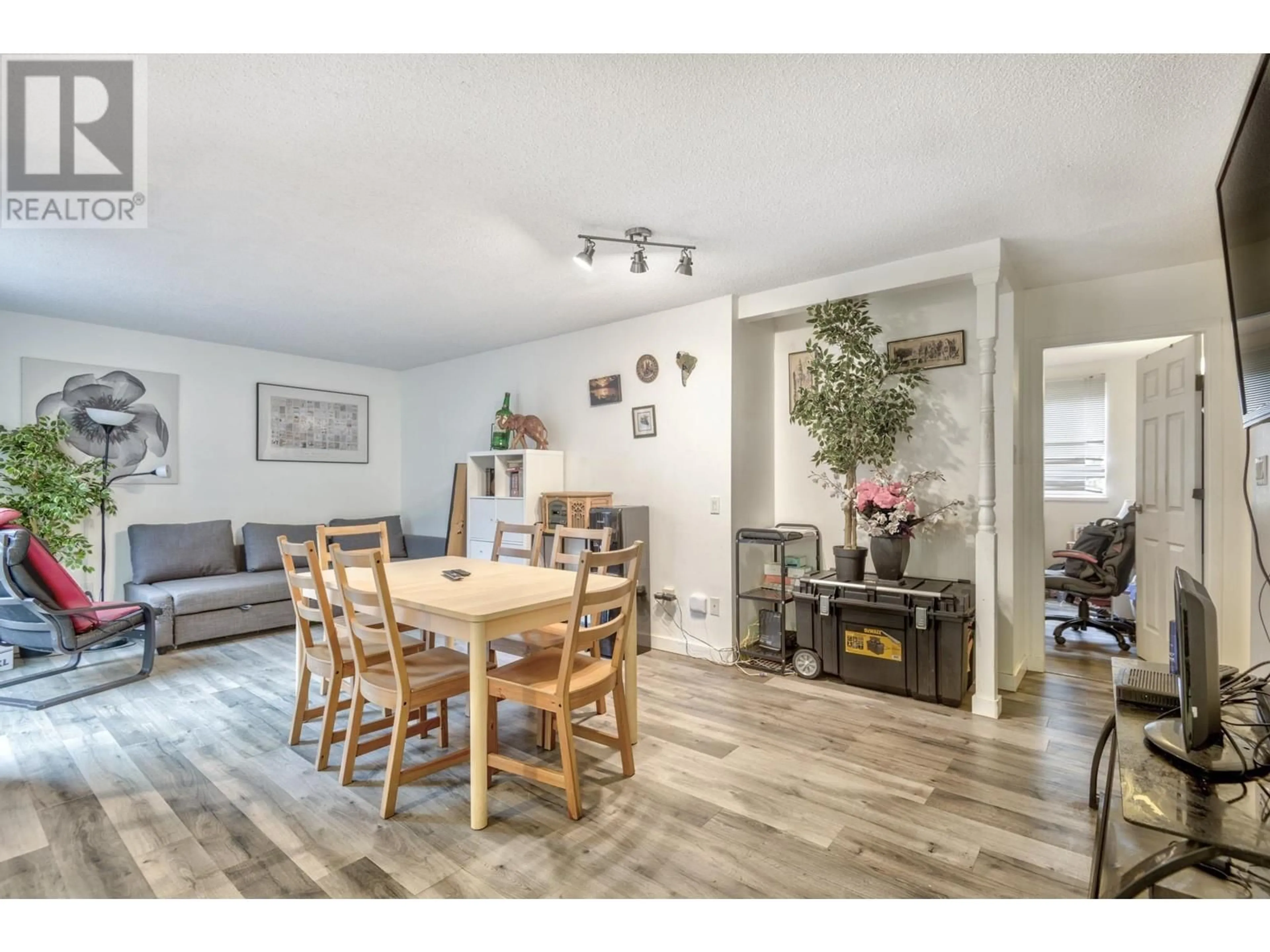 Unknown for 201 - 9143 SATURNA DRIVE, Burnaby British Columbia V3J7K1