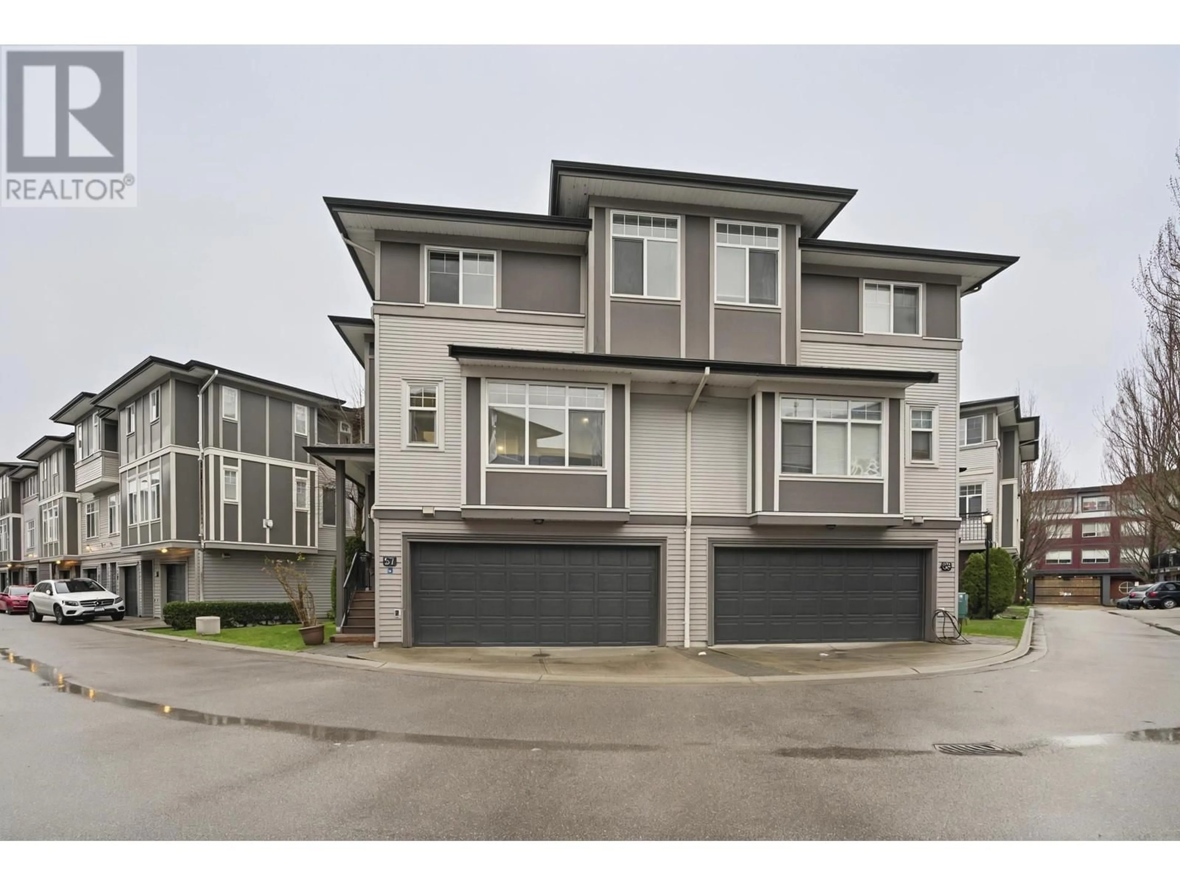 A pic from outside/outdoor area/front of a property/back of a property/a pic from drone, street for 57 - 1010 EWEN AVENUE, New Westminster British Columbia V3M5C9