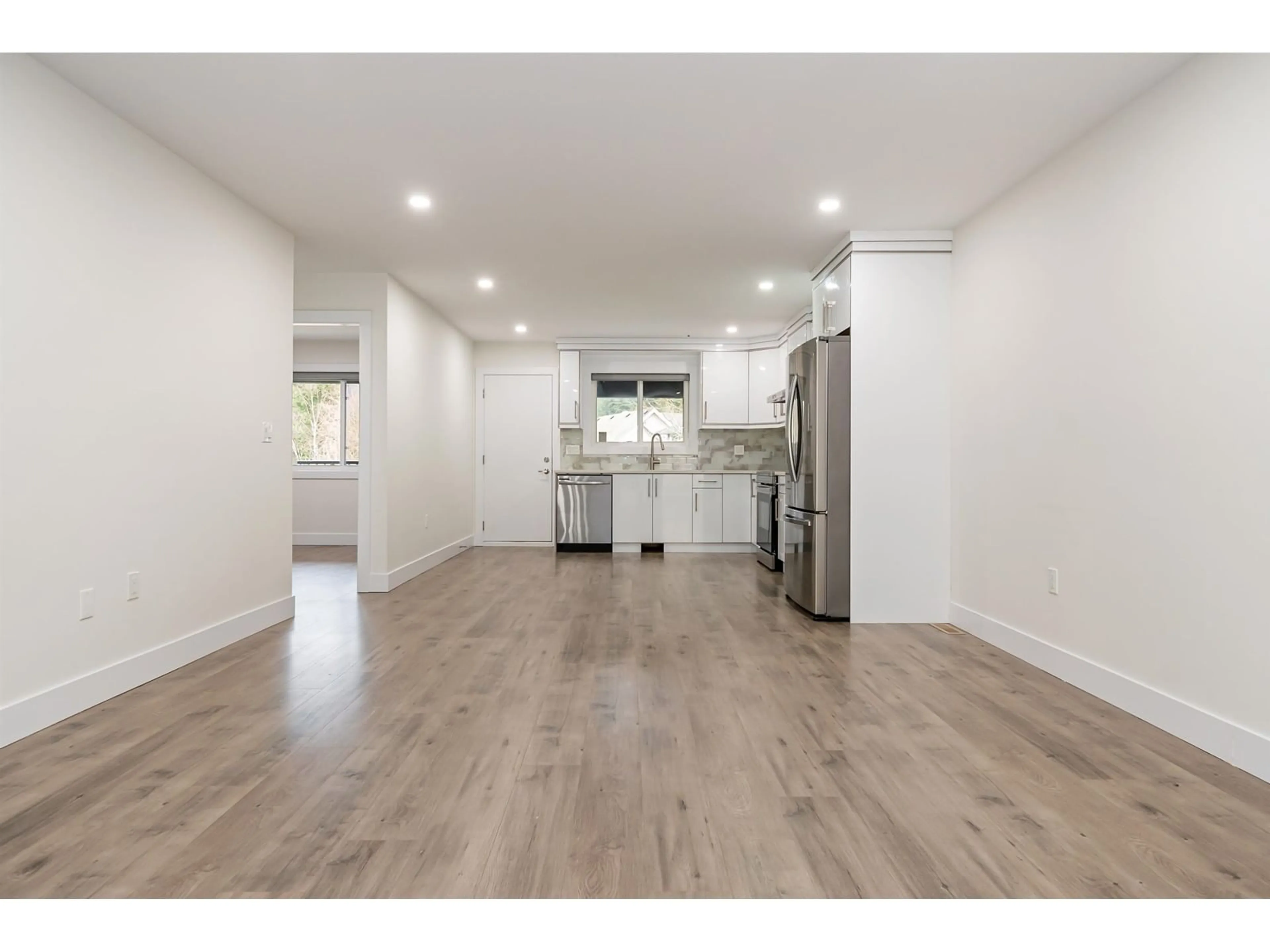 Open concept kitchen, wood/laminate floor for 1 - 21088 LAKEVIEW CRESCENT, Hope British Columbia V0X1L1