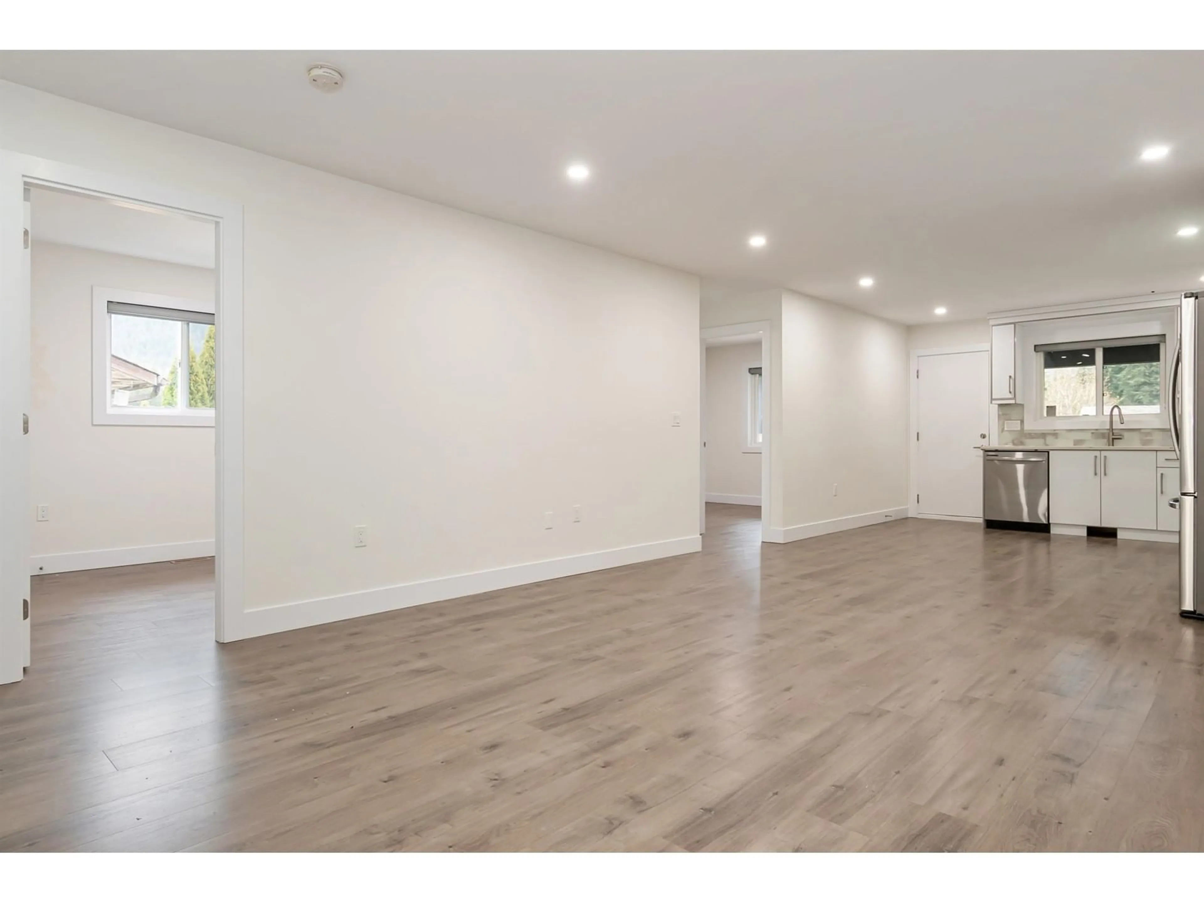 A pic of a room for 1 - 21088 LAKEVIEW CRESCENT, Hope British Columbia V0X1L1