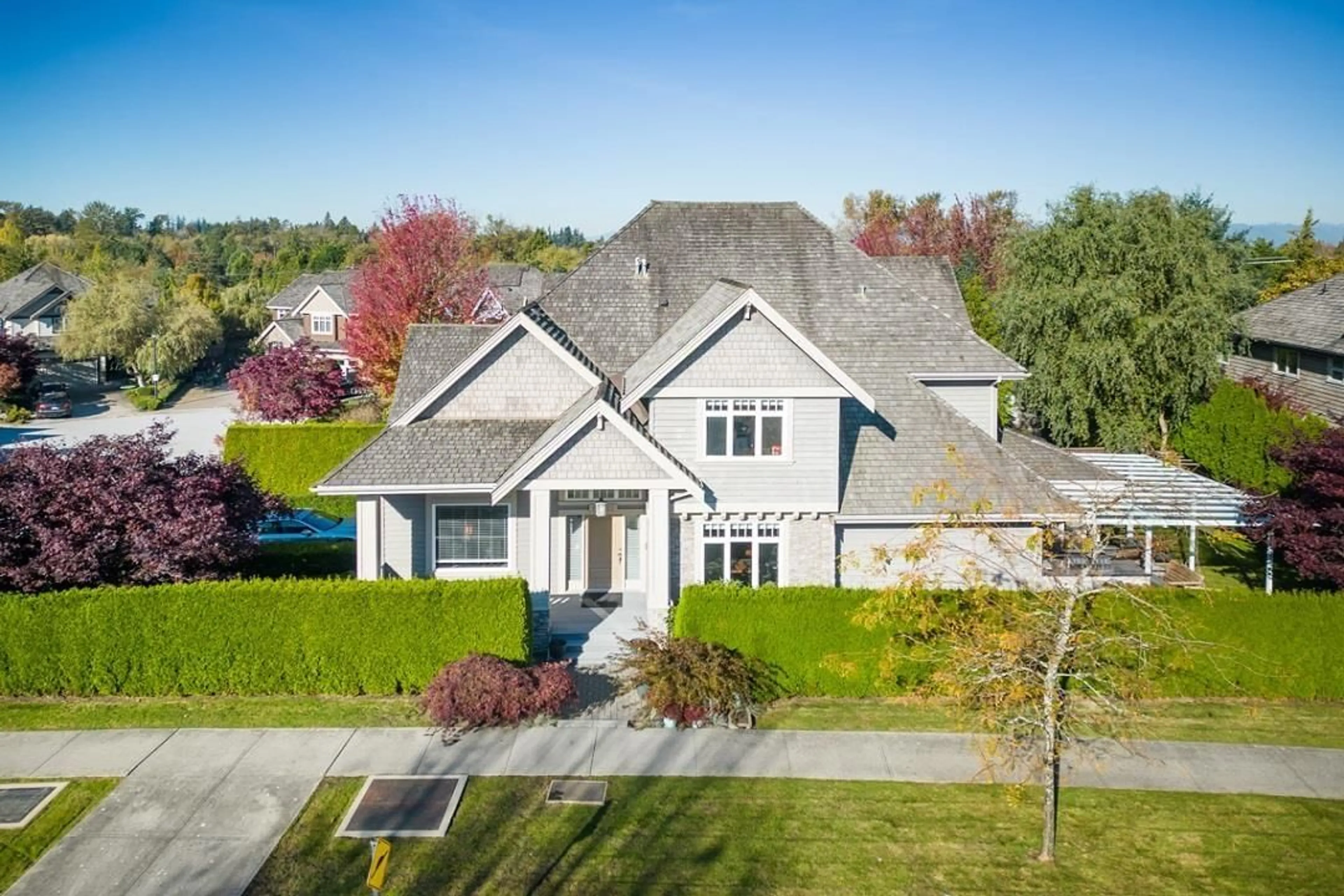 A pic from outside/outdoor area/front of a property/back of a property/a pic from drone, street for 16211 31, Surrey British Columbia V3Z7E1