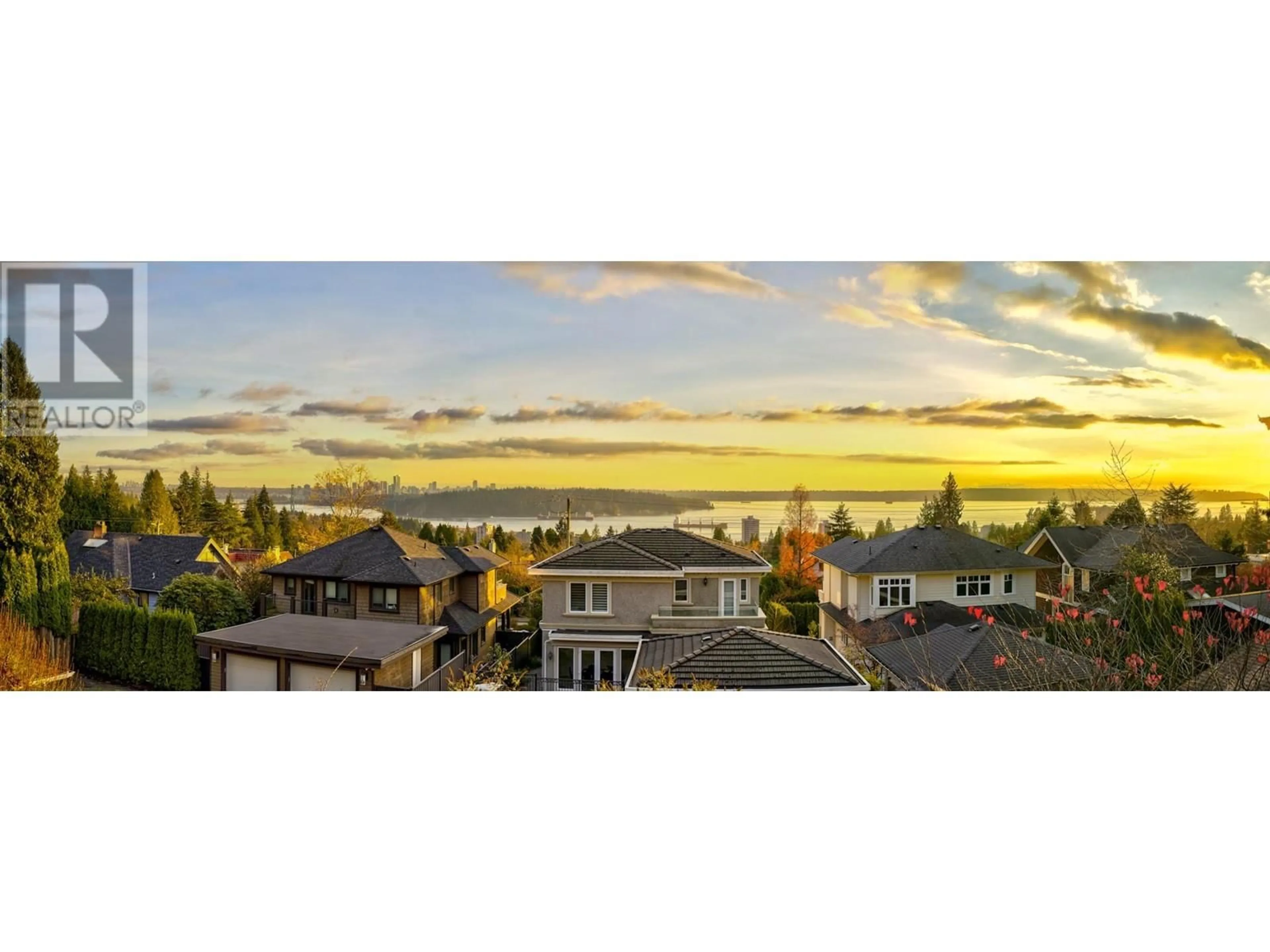 A pic from outside/outdoor area/front of a property/back of a property/a pic from drone, water/lake/river/ocean view for 1460 NELSON AVENUE, West Vancouver British Columbia V7T2G8