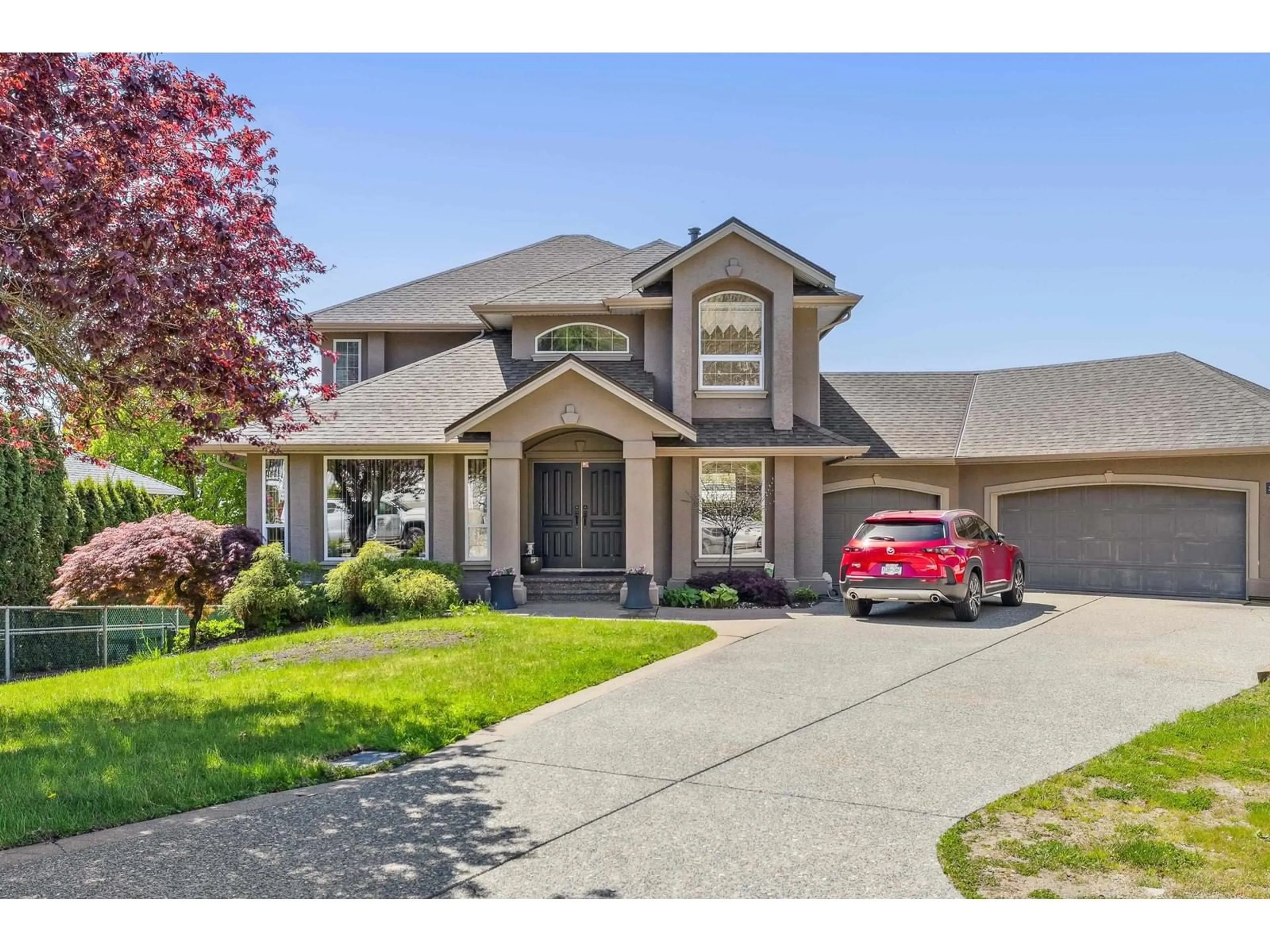 Home with vinyl exterior material, street for 35674 CANTERBURY, Abbotsford British Columbia V3G3E9