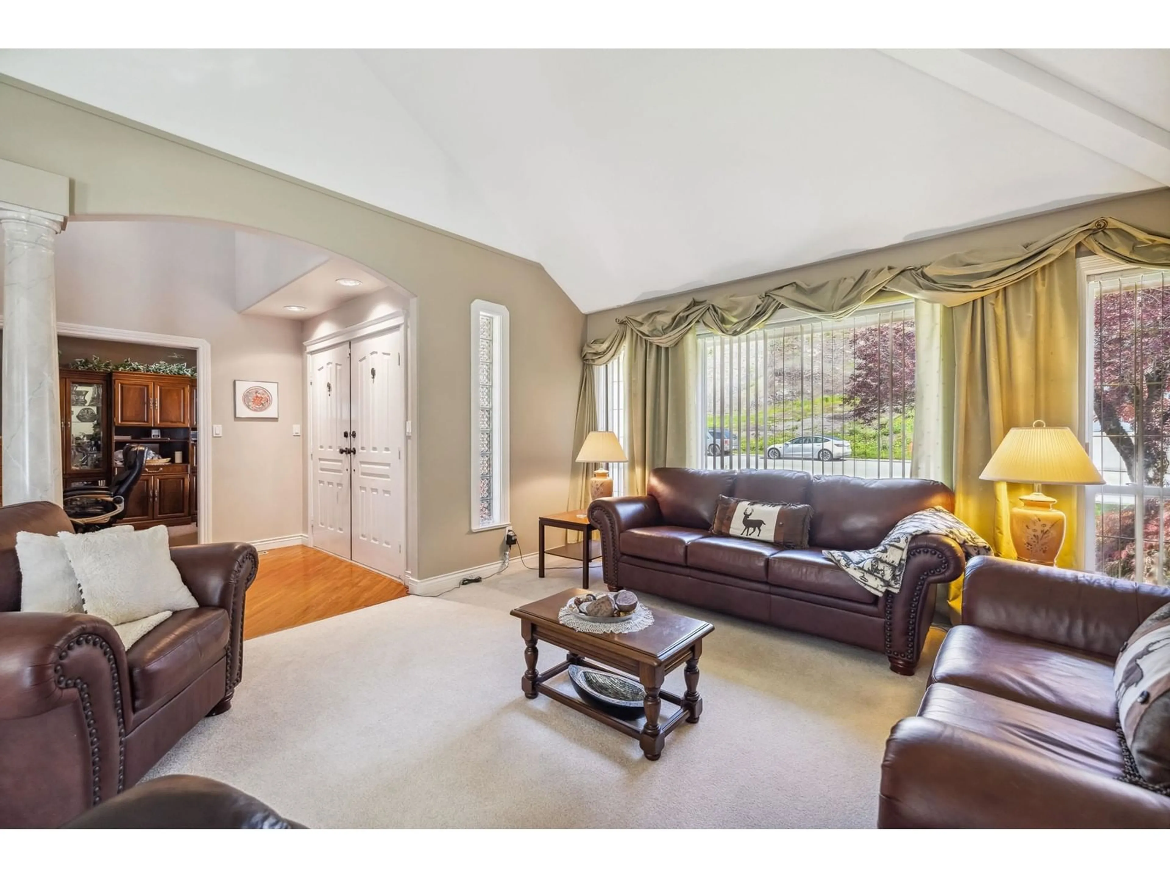 Living room with furniture, unknown for 35674 CANTERBURY, Abbotsford British Columbia V3G3E9
