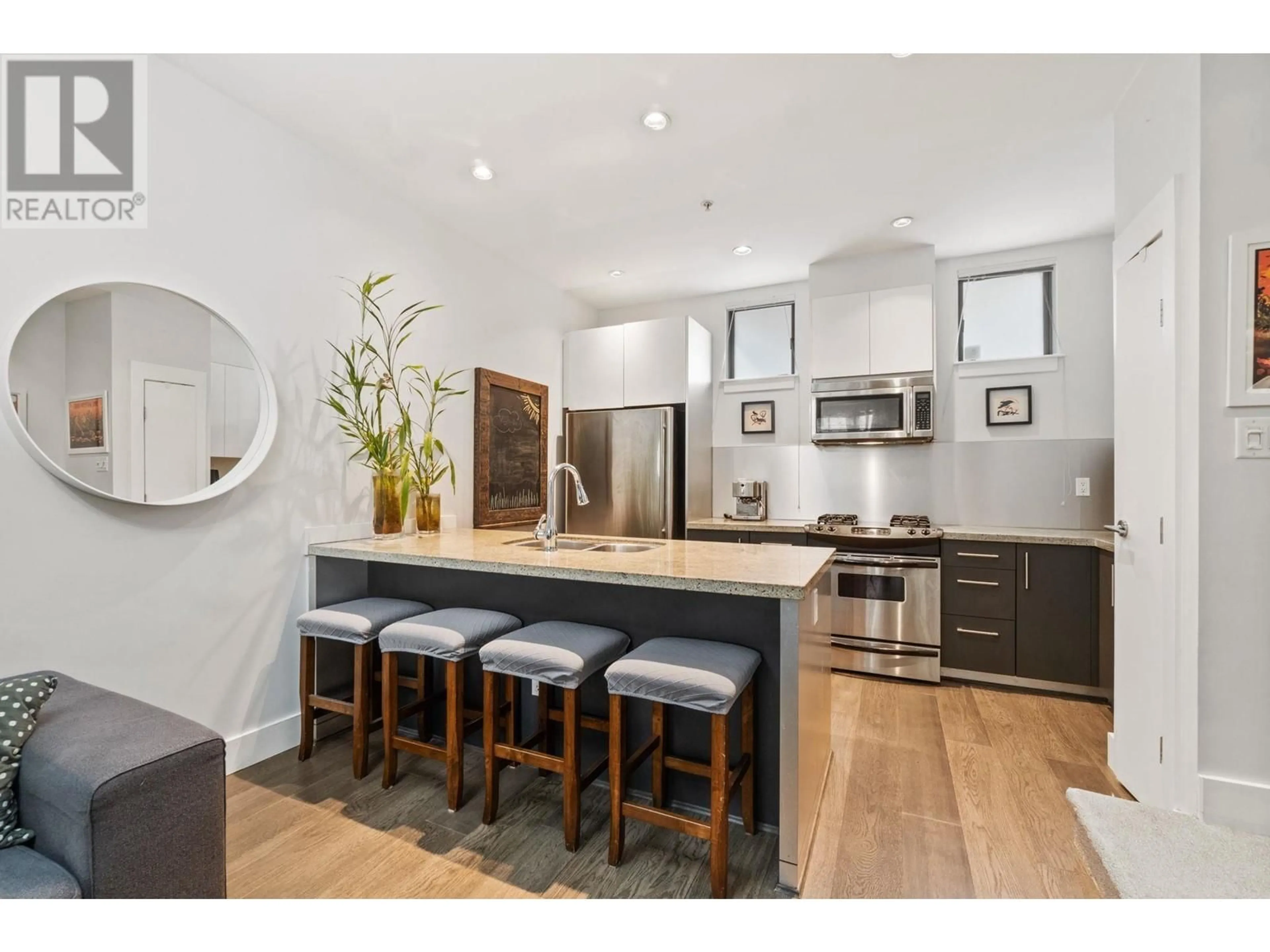 Open concept kitchen, unknown for 852 6TH AVENUE, Vancouver British Columbia V5Z1A6