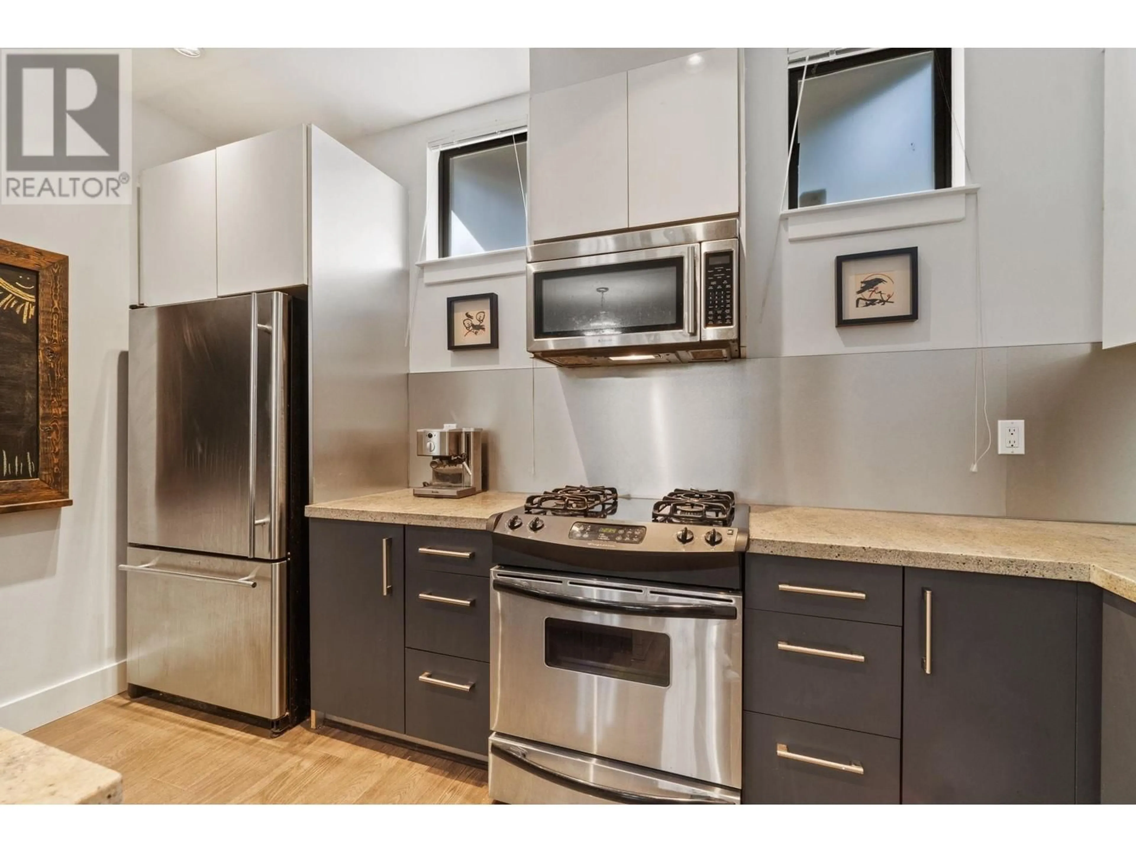 Standard kitchen, unknown for 852 6TH AVENUE, Vancouver British Columbia V5Z1A6