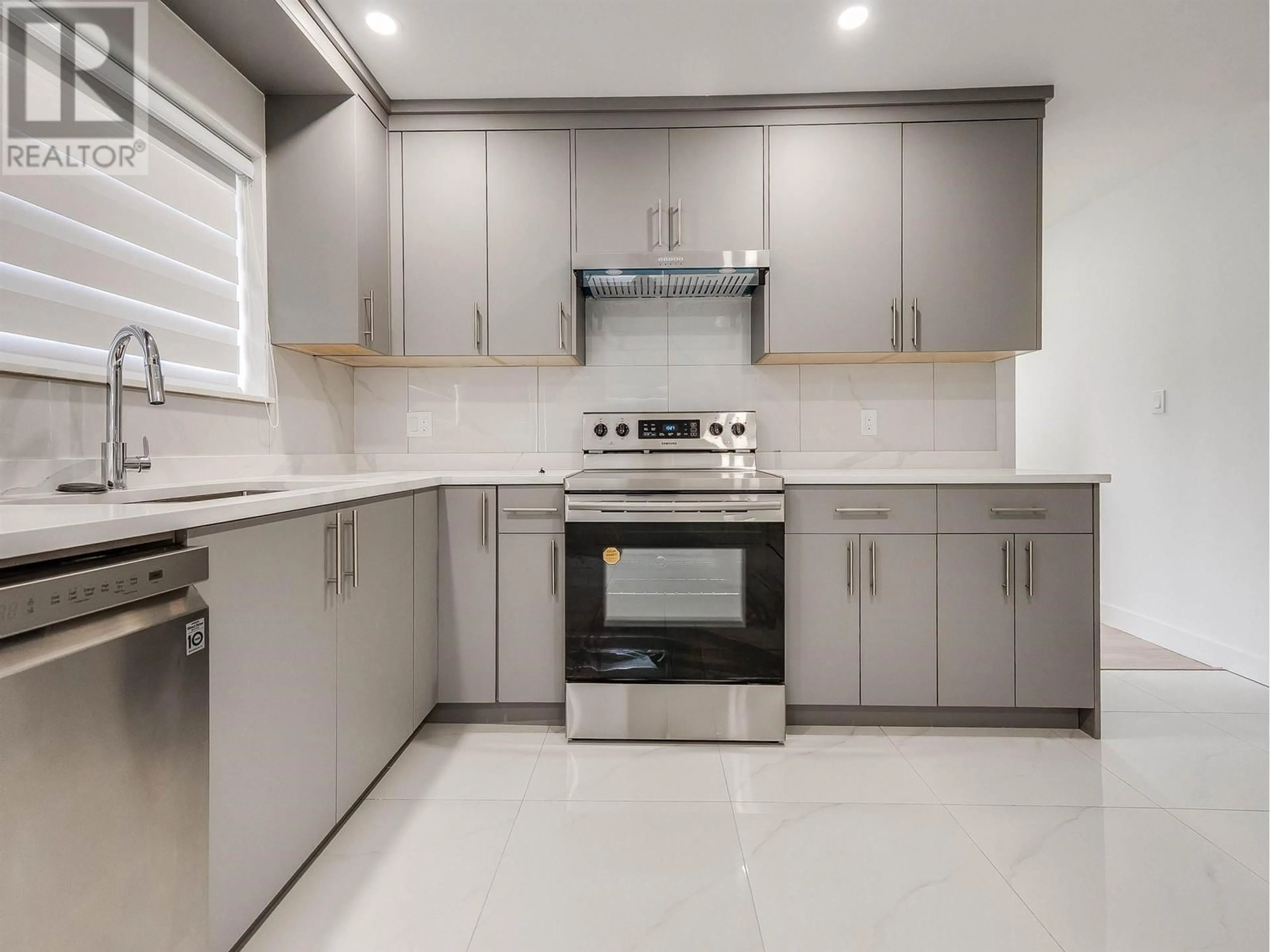 Standard kitchen, ceramic/tile floor for 22793 REID AVENUE, Maple Ridge British Columbia V2X4G7