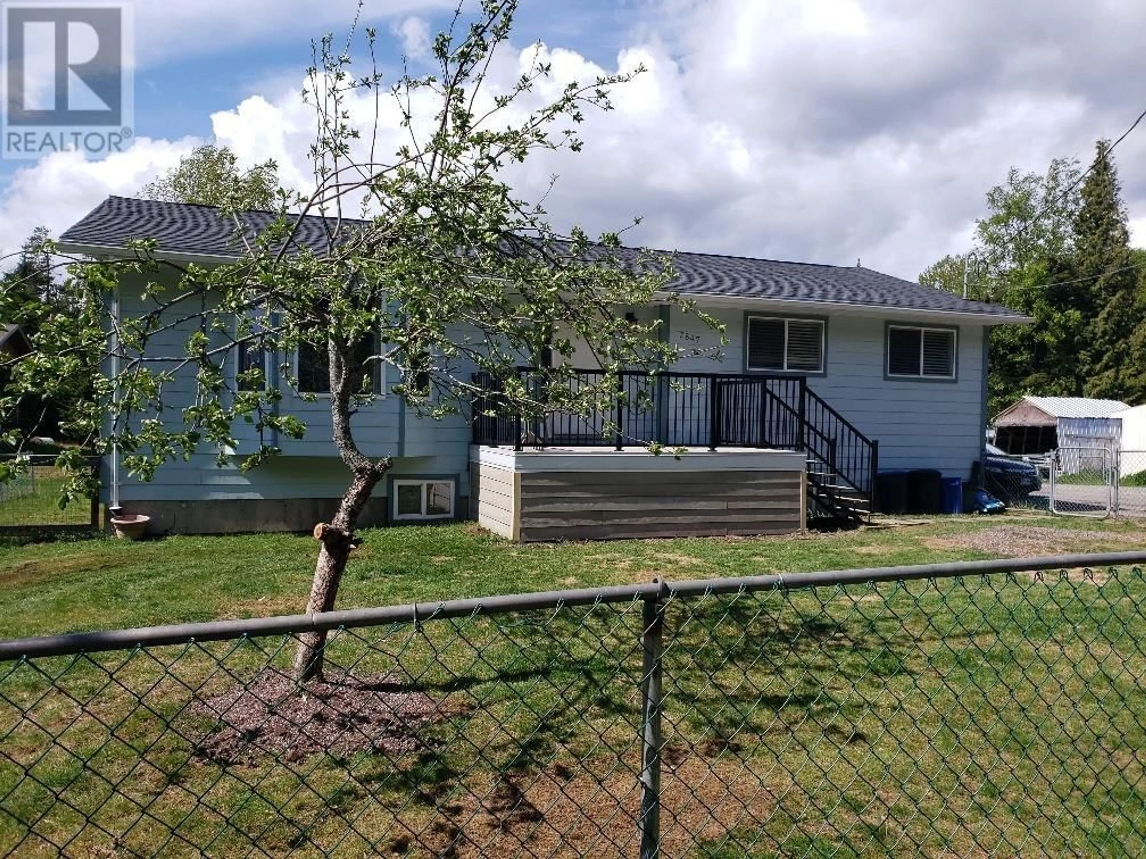 A pic from outside/outdoor area/front of a property/back of a property/a pic from drone, unknown for 2847 THORNHILL STREET, Terrace British Columbia V8G5A1