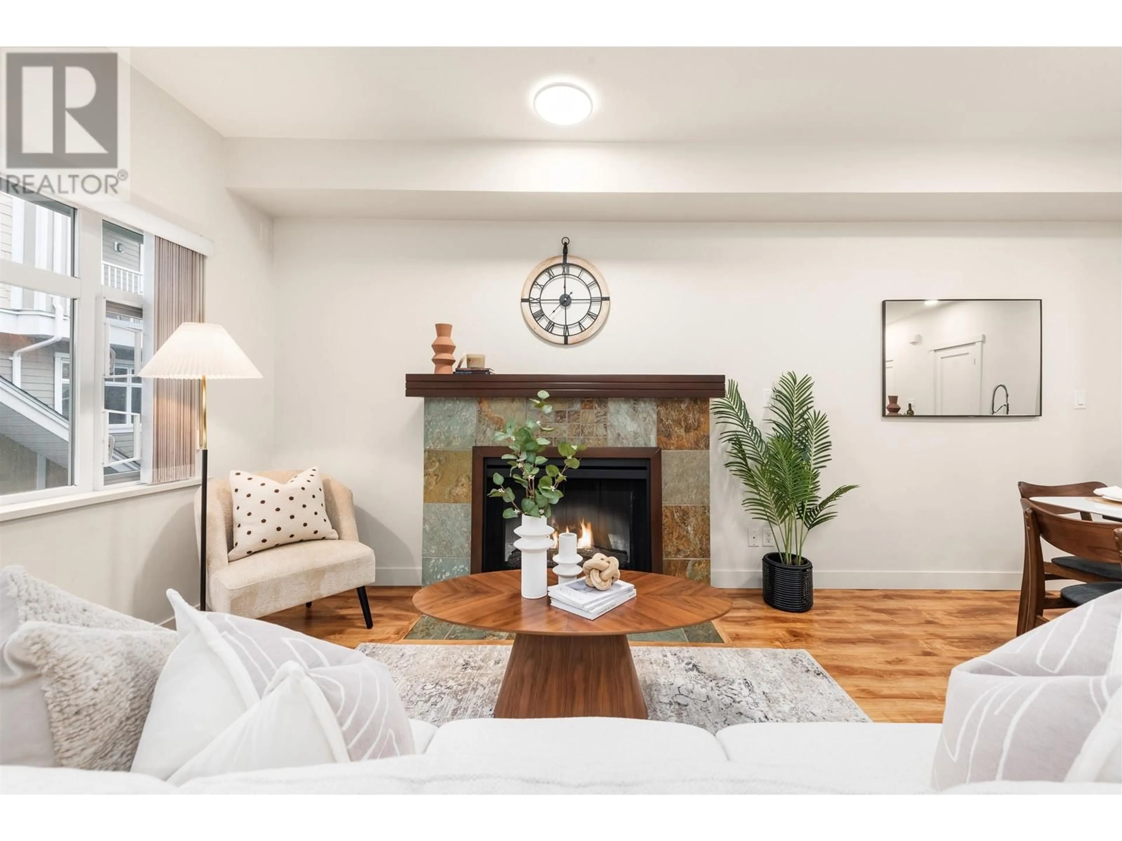 Living room with furniture, unknown for 137 - 7388 MACPHERSON AVENUE, Burnaby British Columbia V5J0A1
